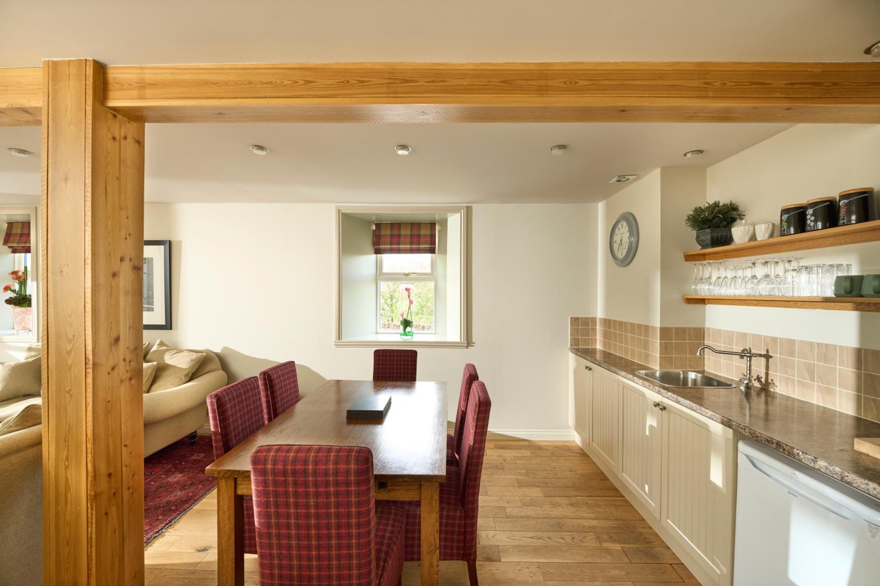 Large Twin Room (Uah Lodge) photo 3