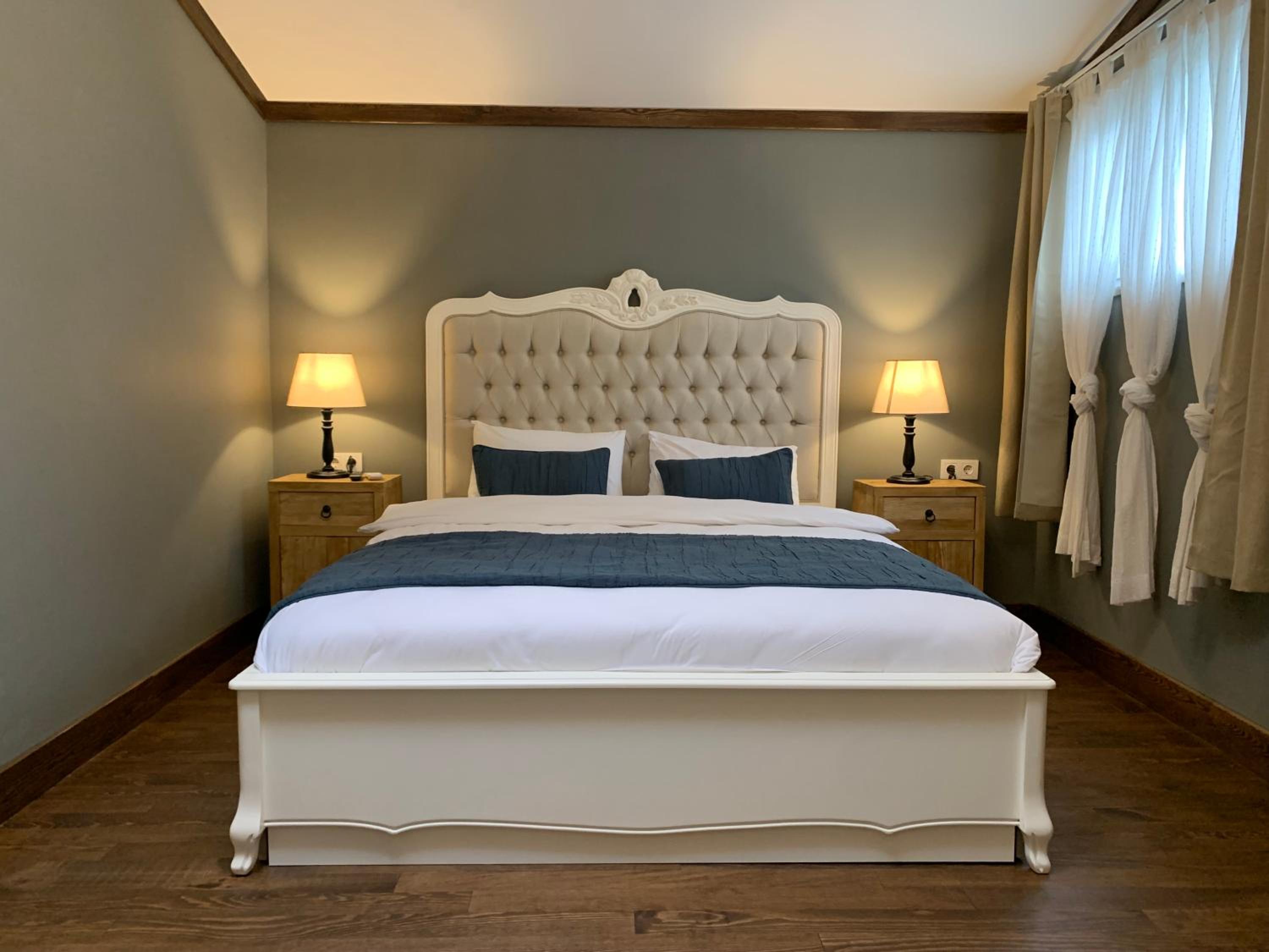 Queen Room photo 3