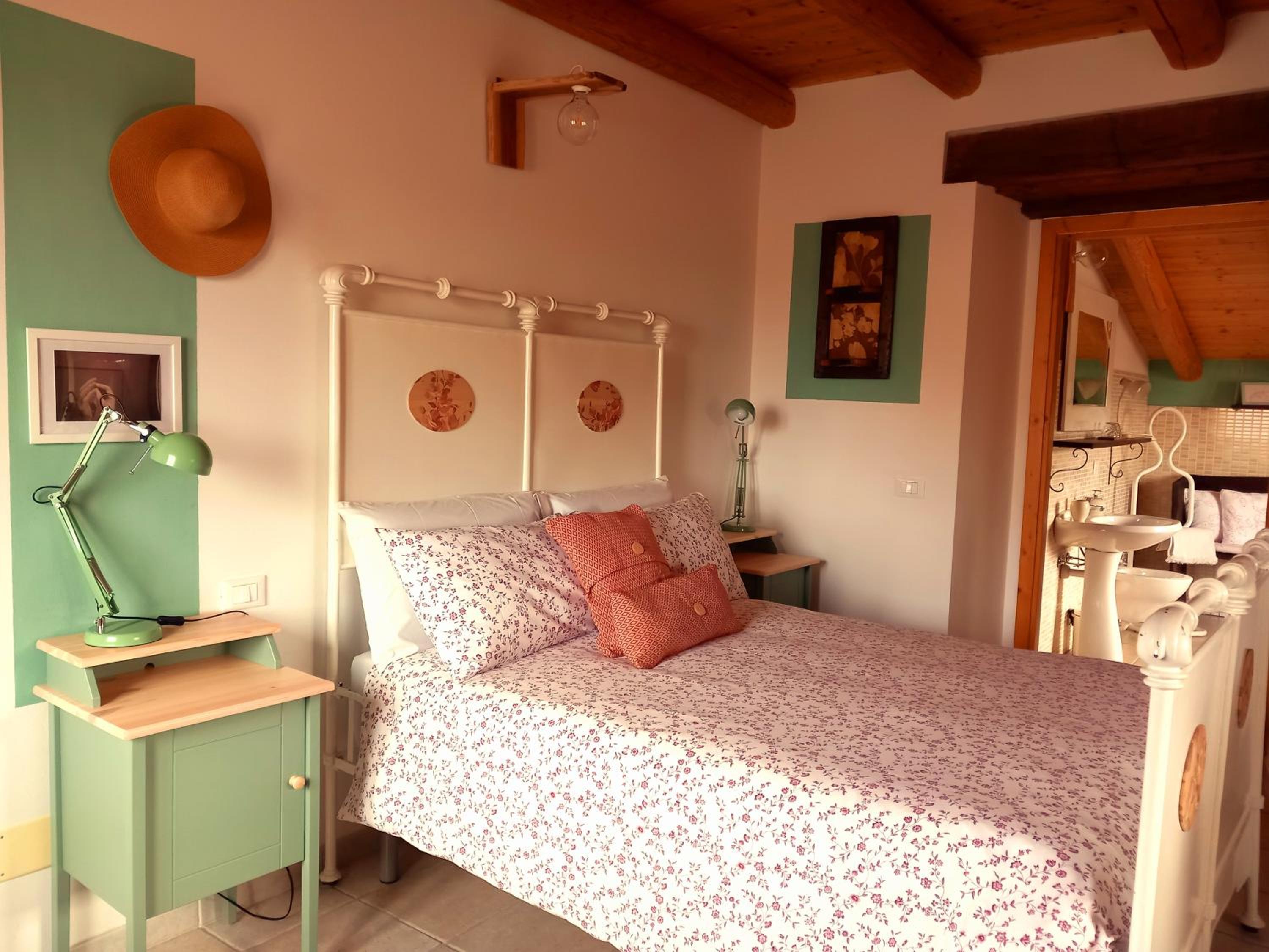 Deluxe Room - Photo 2