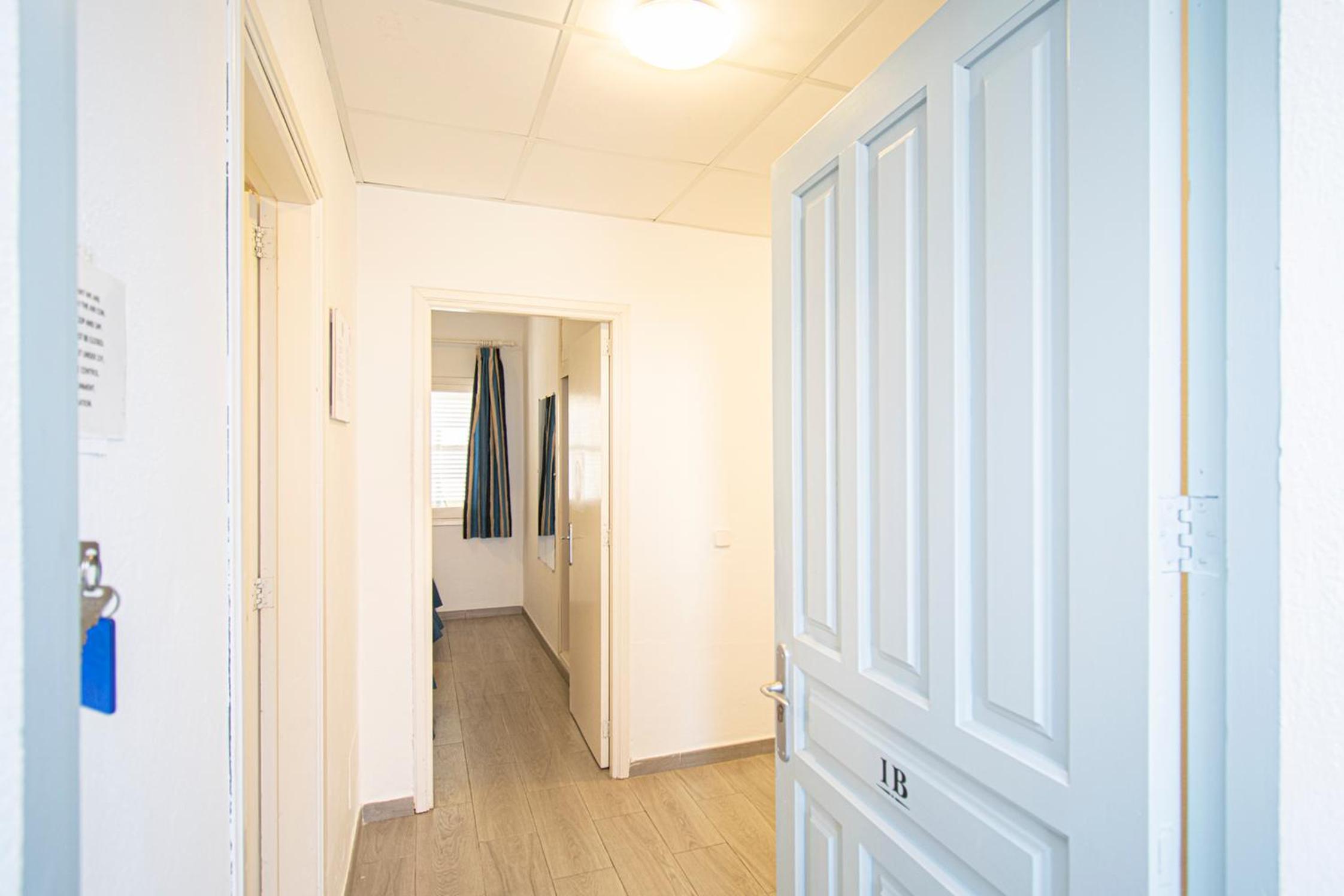 Apartamento con vista a la piscina