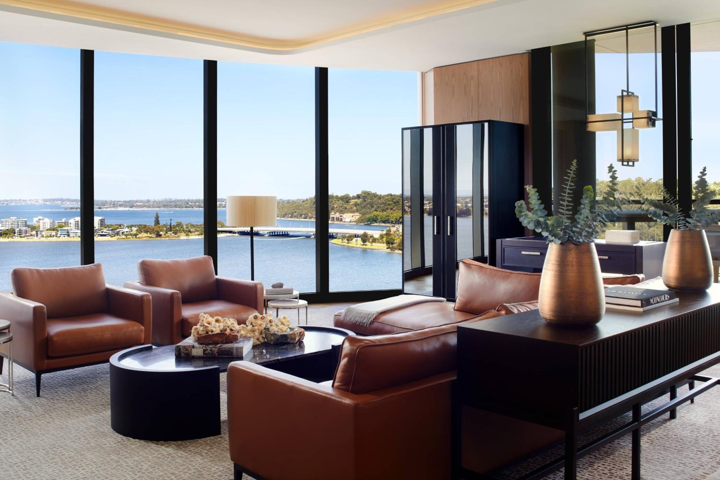 The Ritz-Carlton Suite, 1 king River View