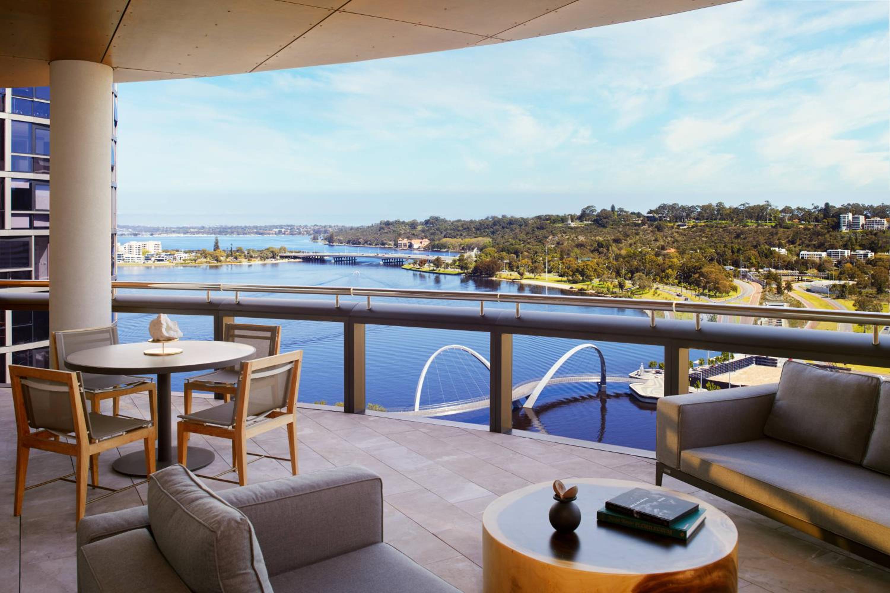 The Ritz-Carlton Suite, 1 king River View thumbnail 5