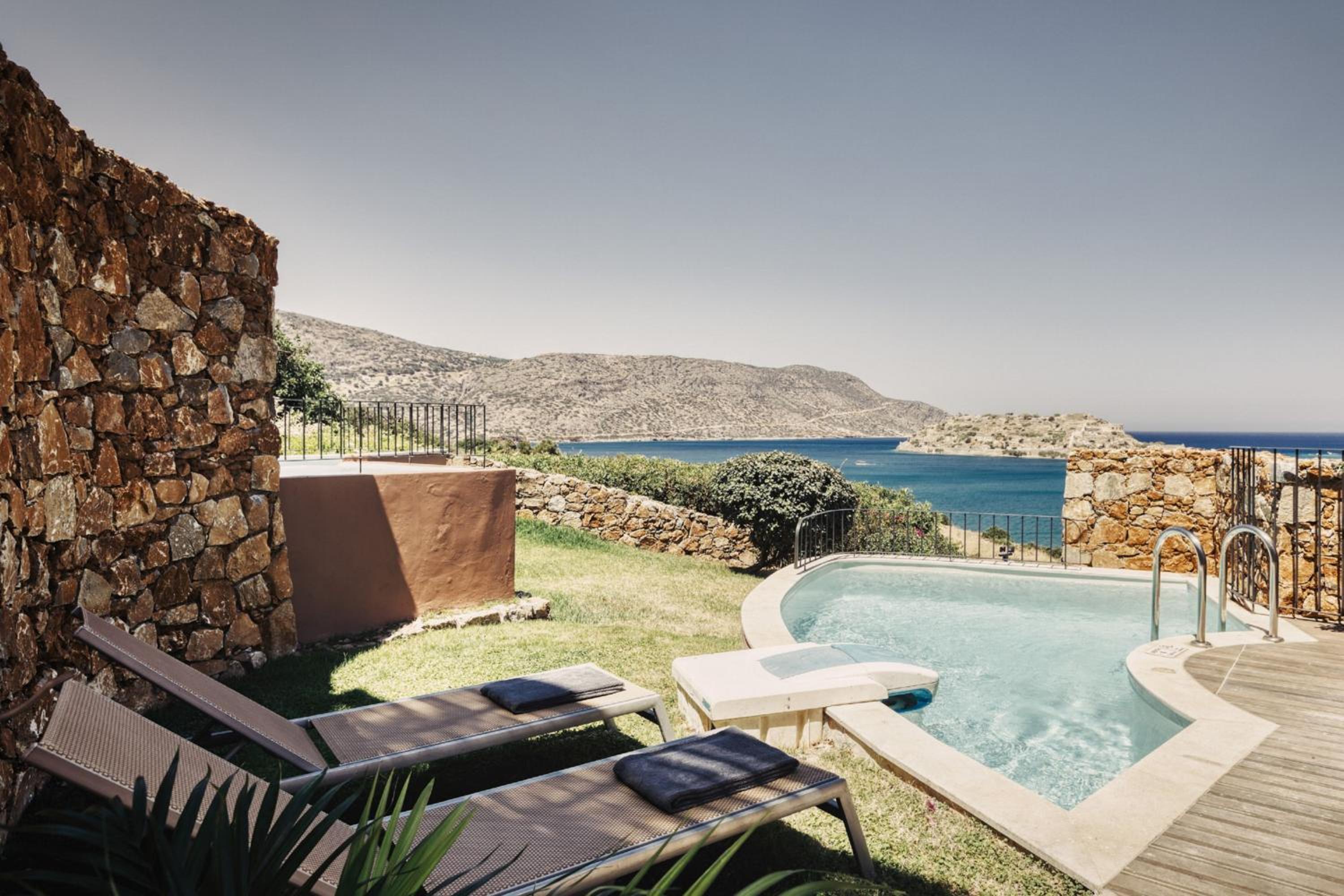 Premium One Bedroom Suite with Sea View with Private Pool thumbnail 5