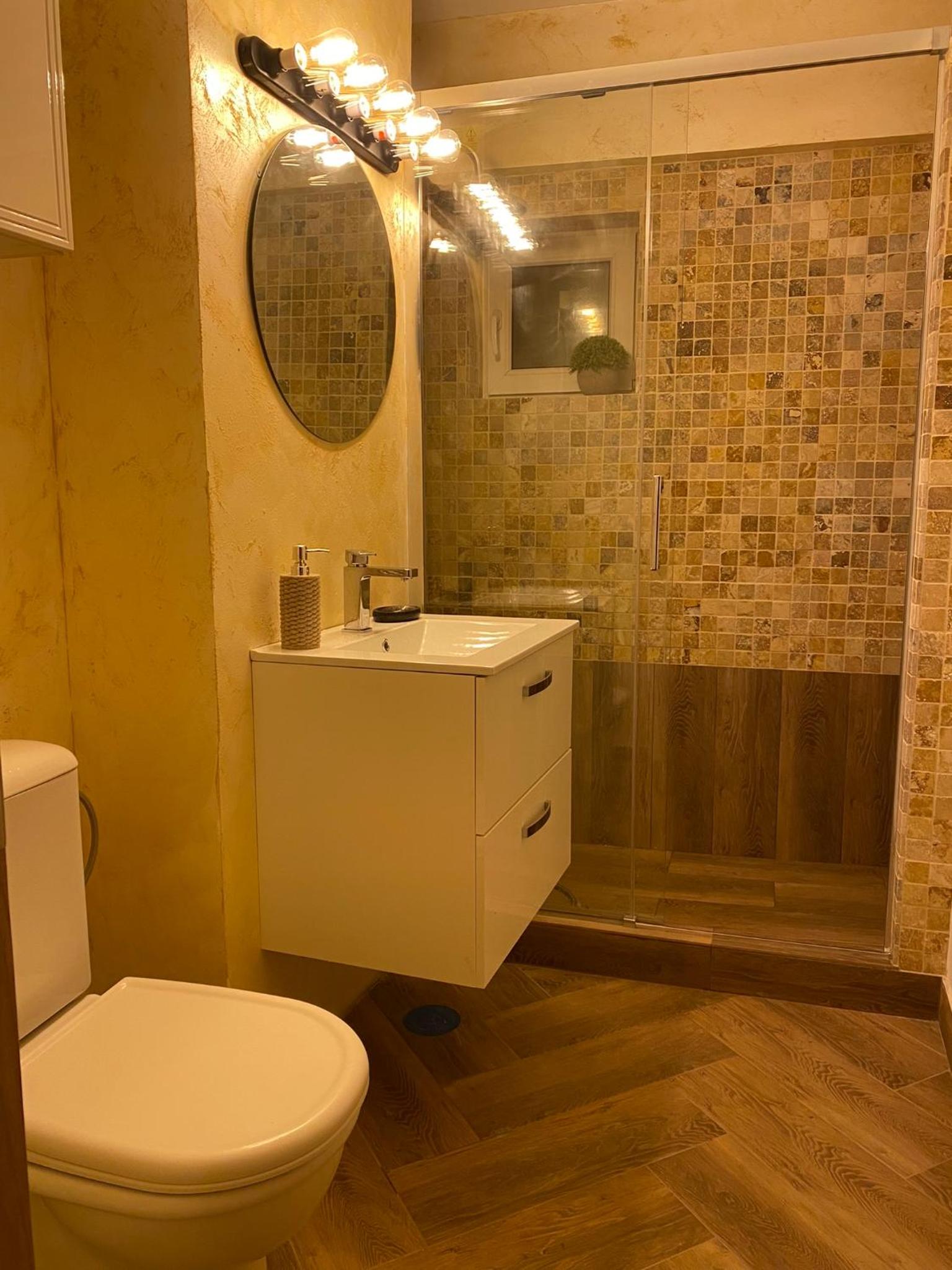 Two-Bedroom Apartment - Photo 16