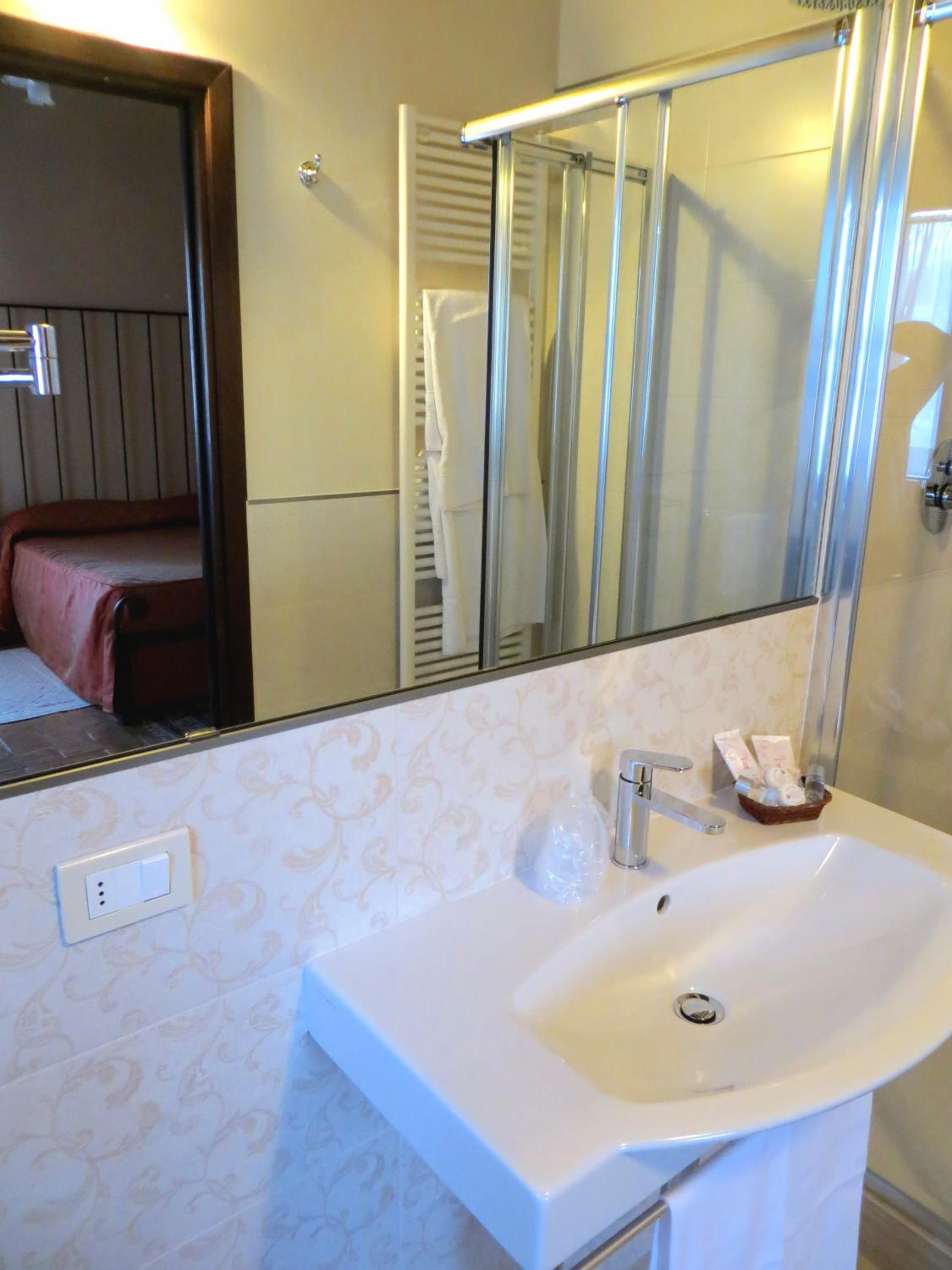 Classic Double Room - Photo 3