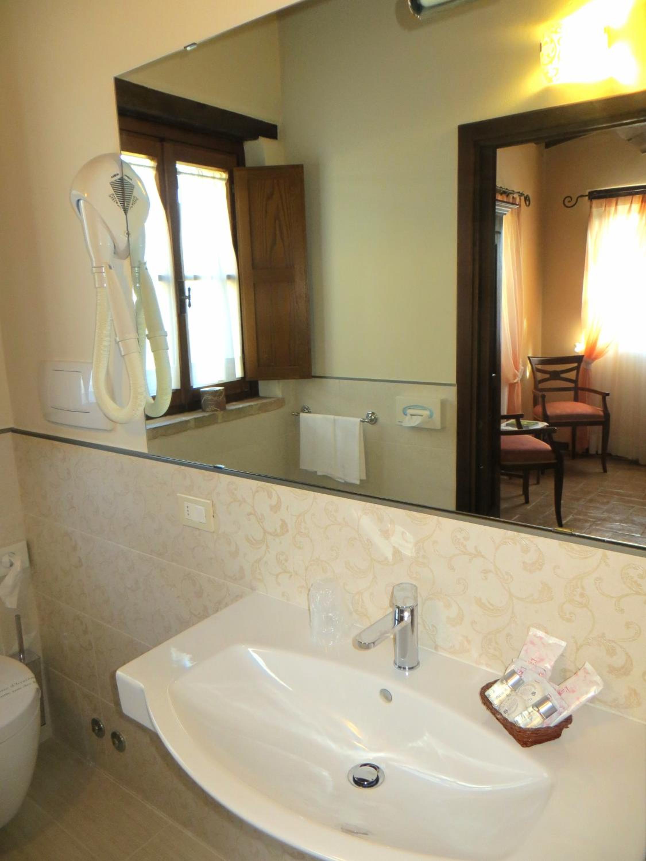 Classic Double Room - Photo 2