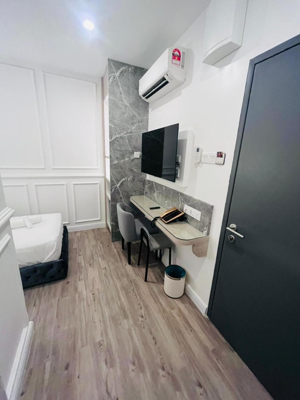 Deluxe Single Room photo 3