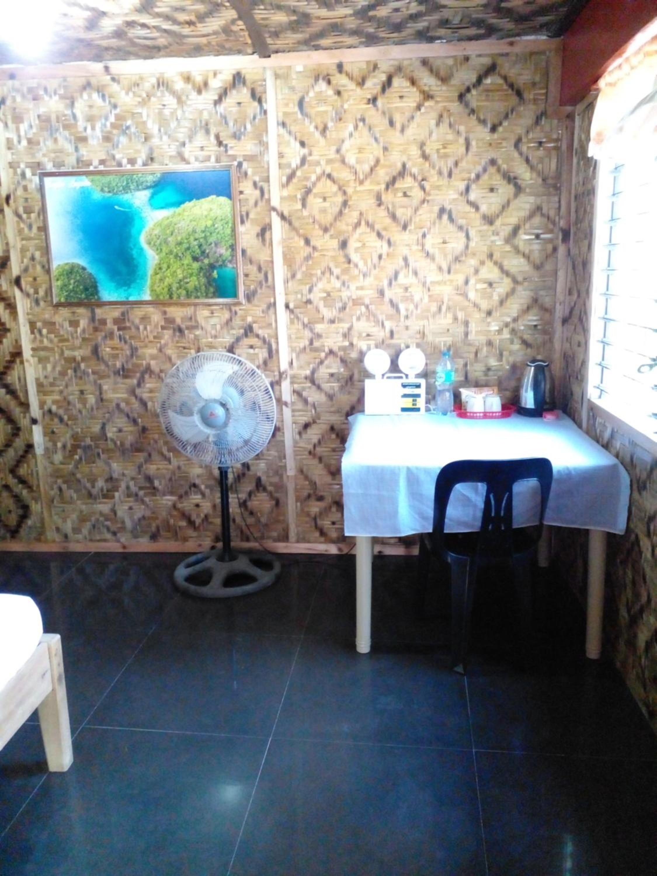 Double Room with Fan - Photo 5