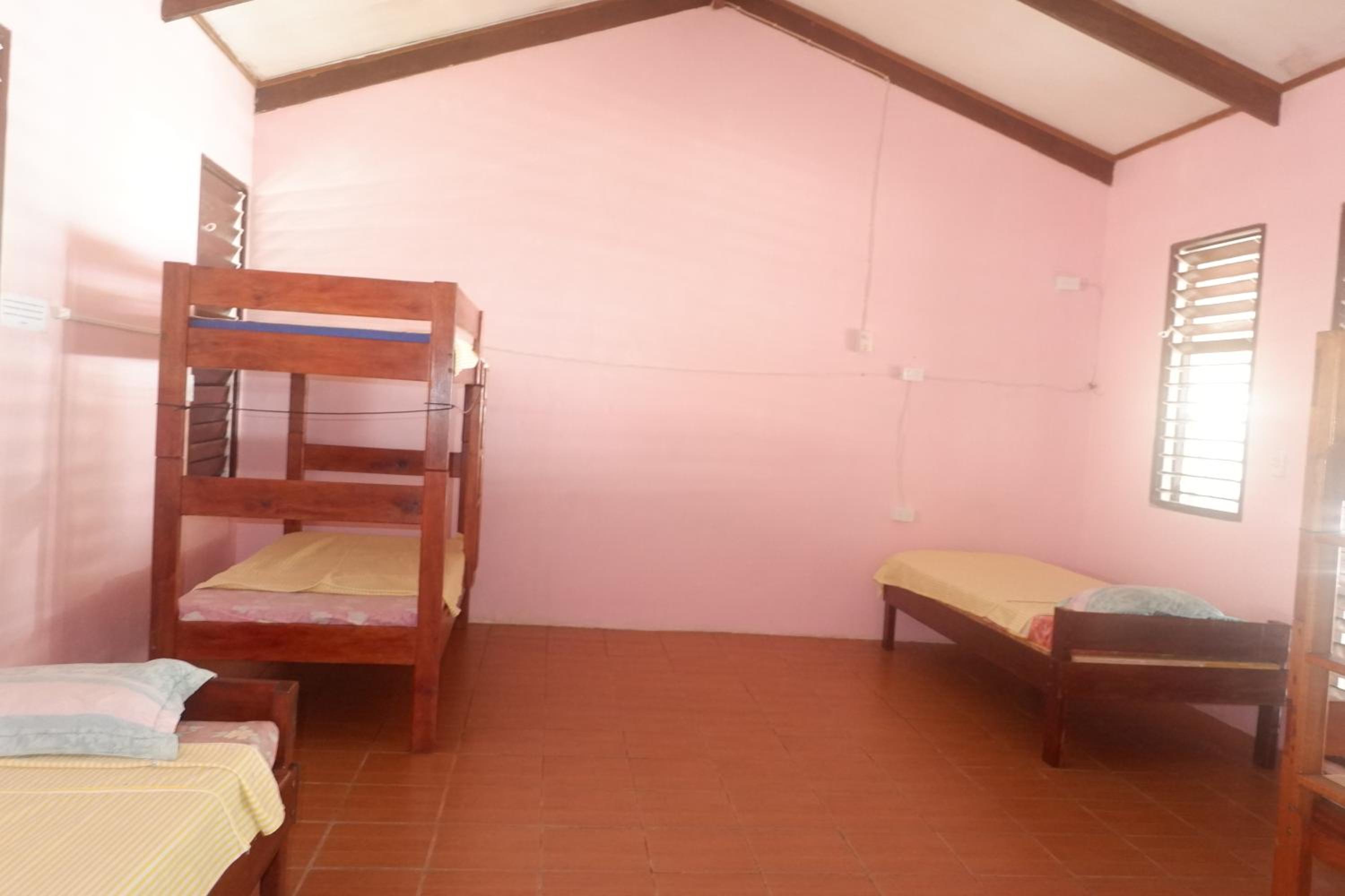 Bed in 8-Bed Mixed Dormitory Room photo 1