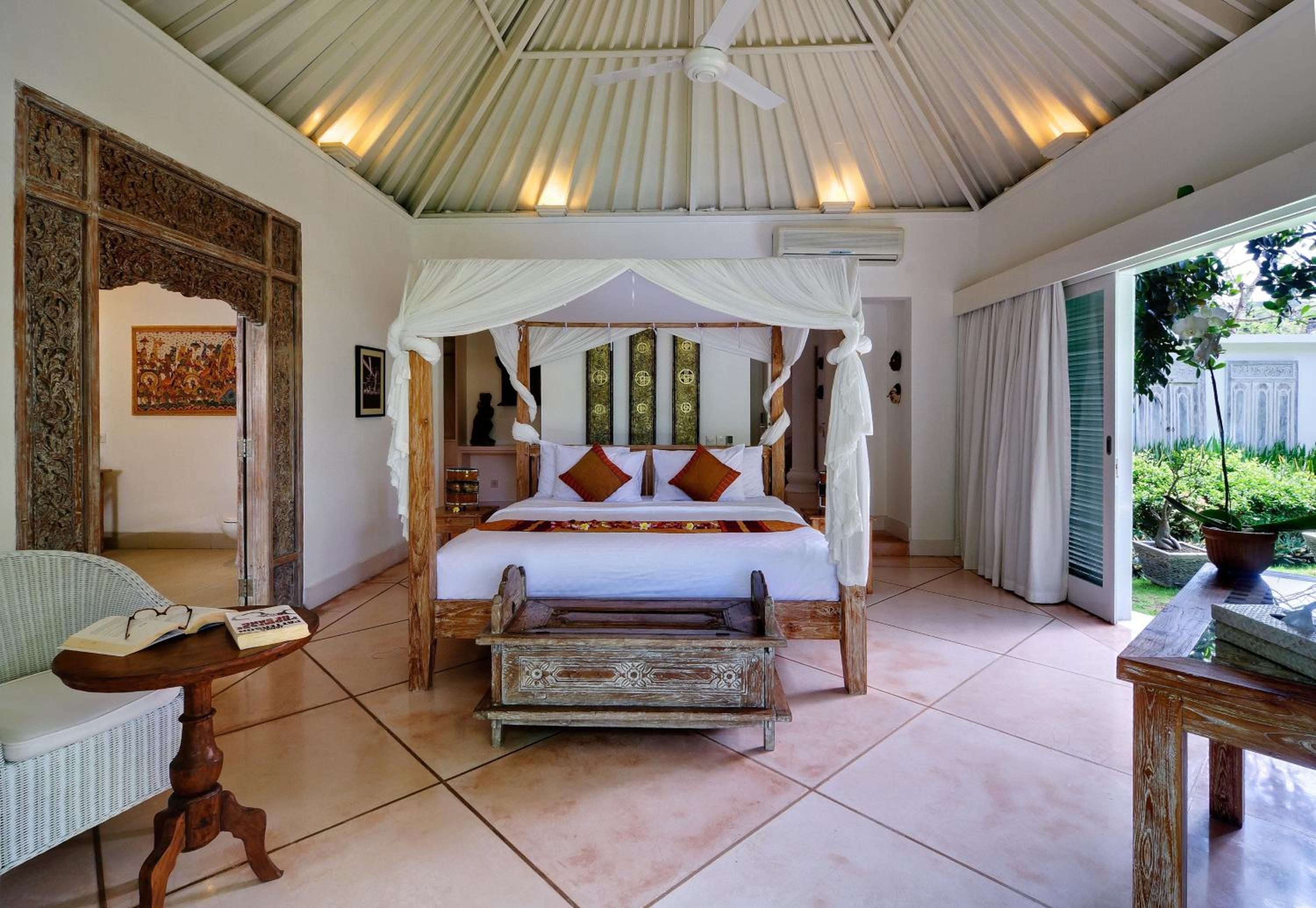 Five-Bedroom Villa with Private Pool photo 1