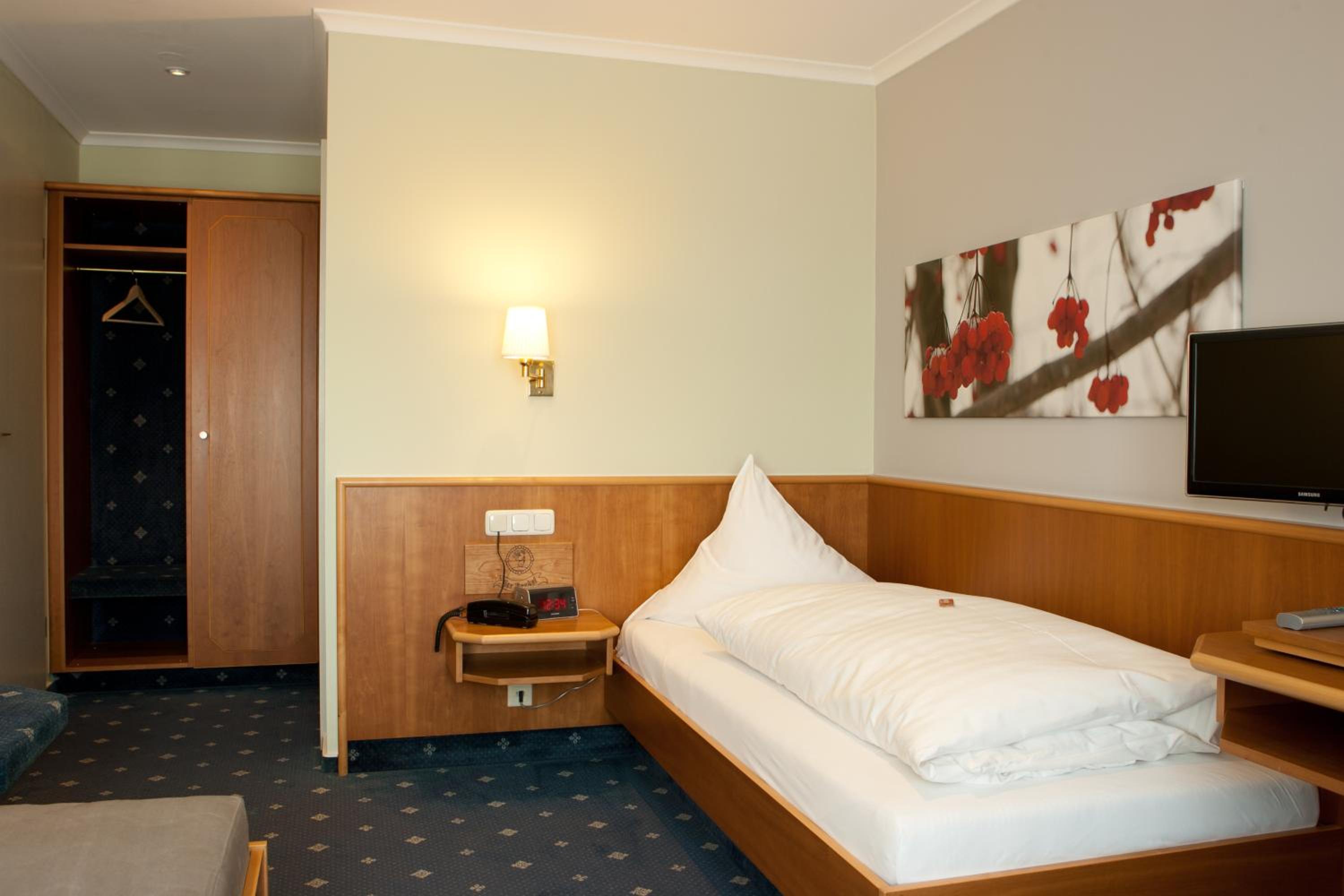 Comfort Twin Room - Photo 3