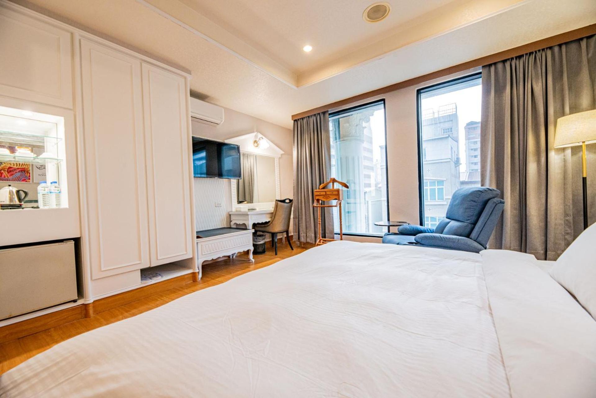 Deluxe King Room