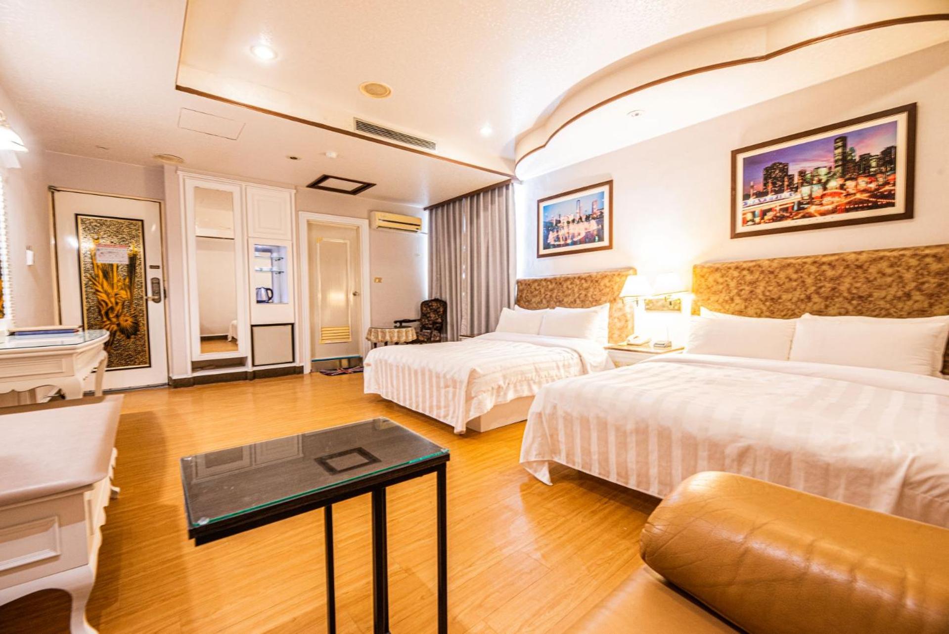 Deluxe Quadruple Room