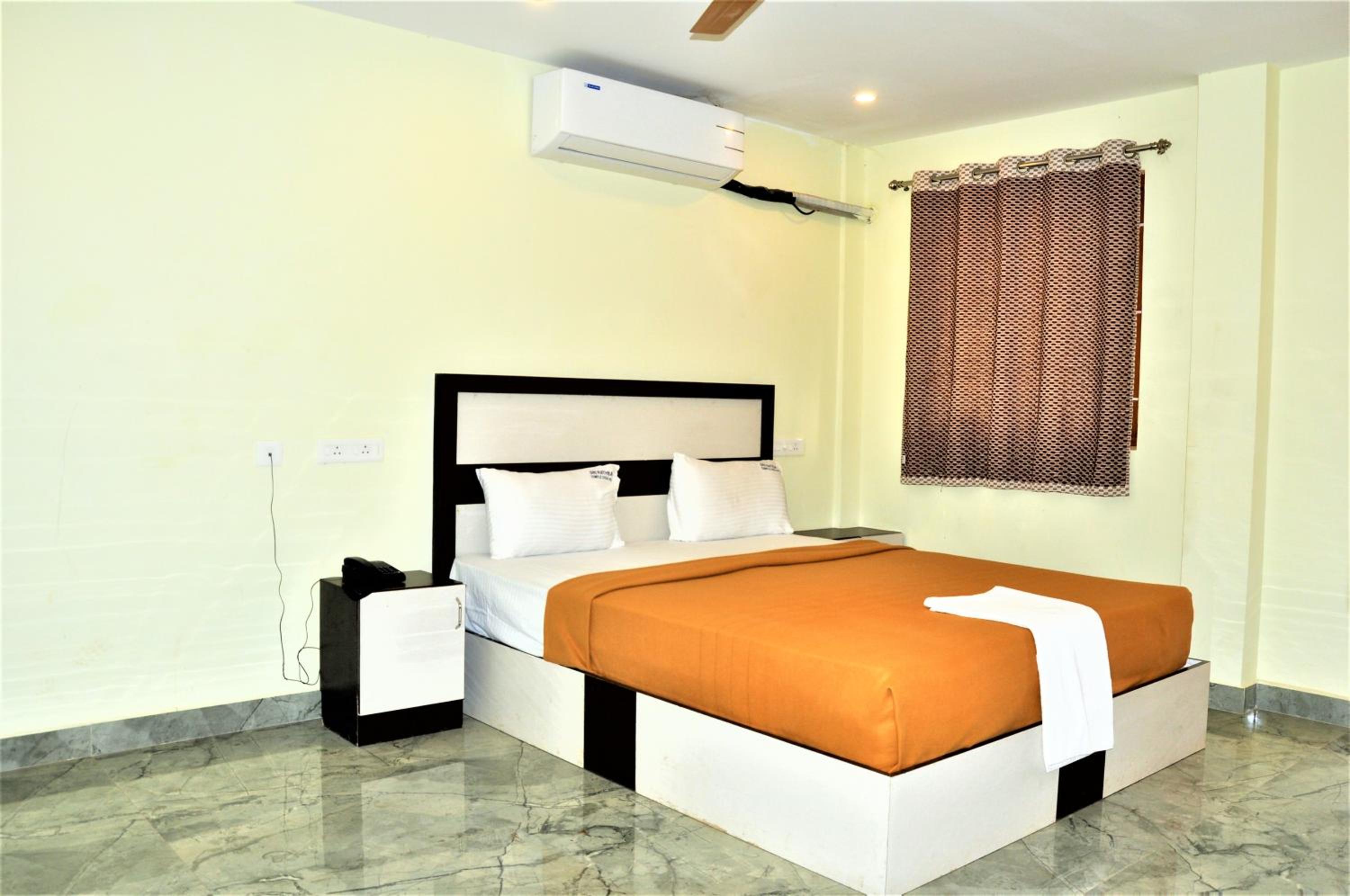 King Room With Balcony - Photo 1