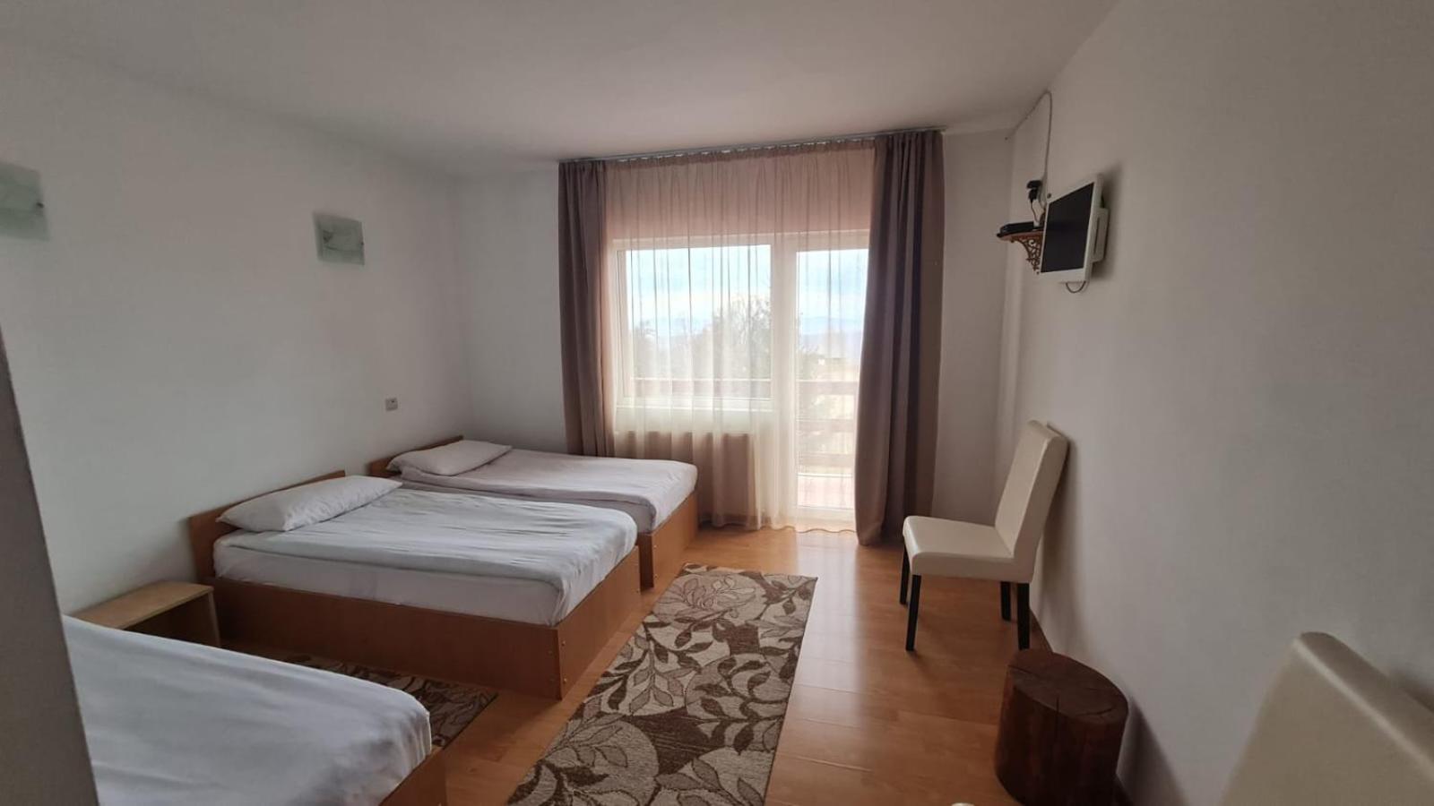 Quadruple Room with Mountain View photo 2