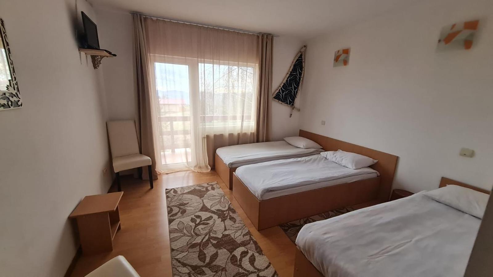 Quadruple Room with Mountain View photo 3