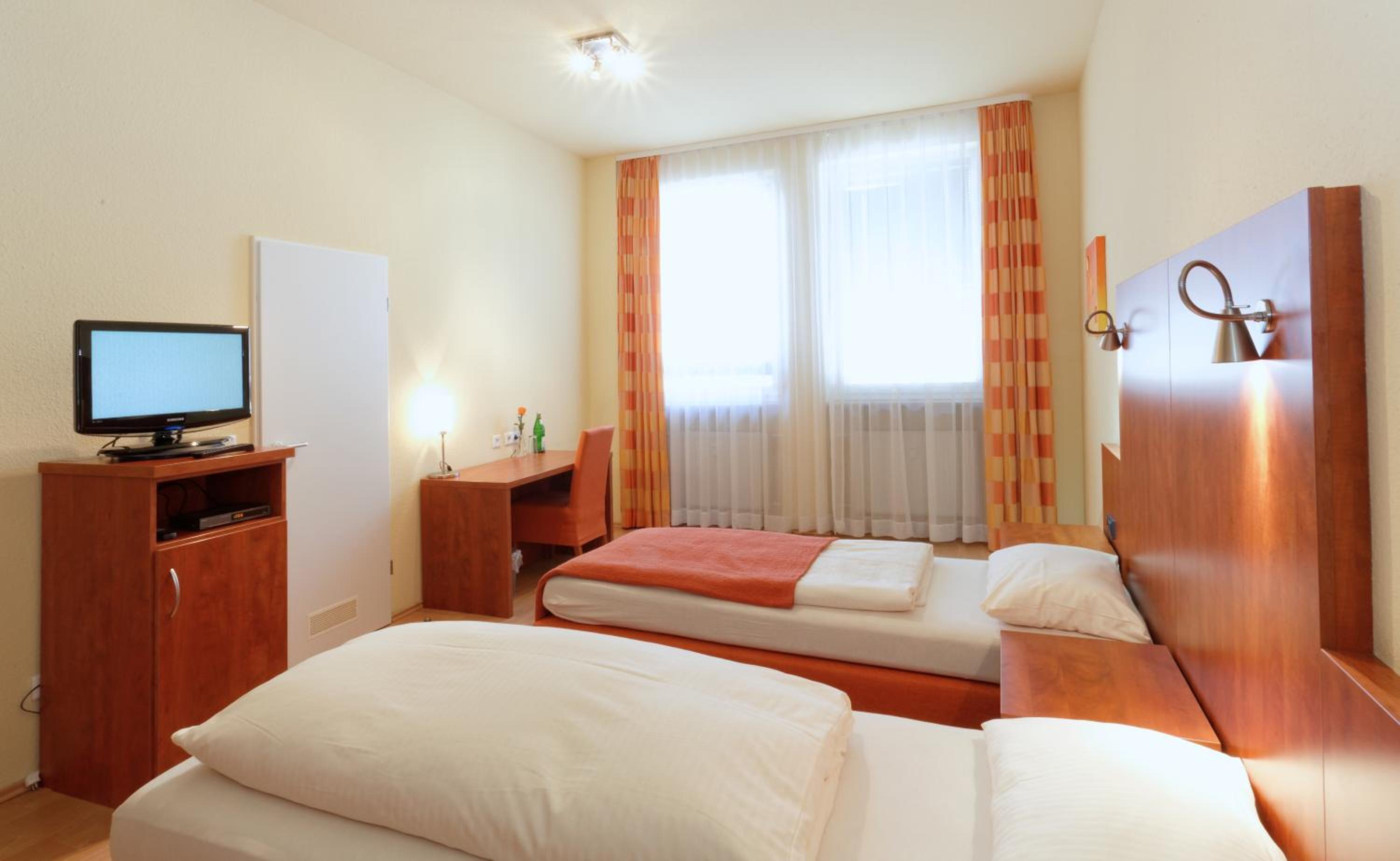 Double or Twin Room photo 3