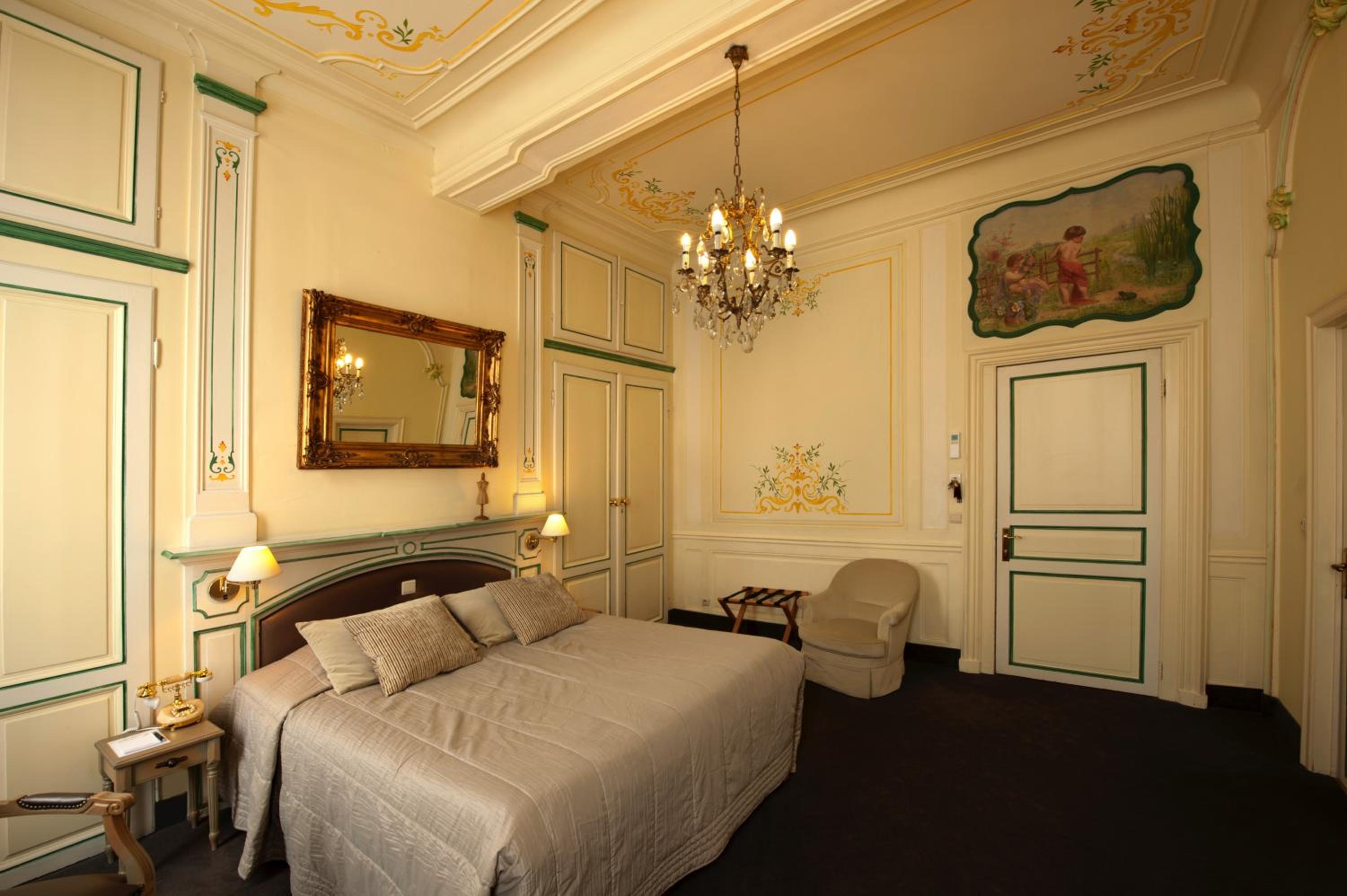 Deluxe Double Room - Photo 20