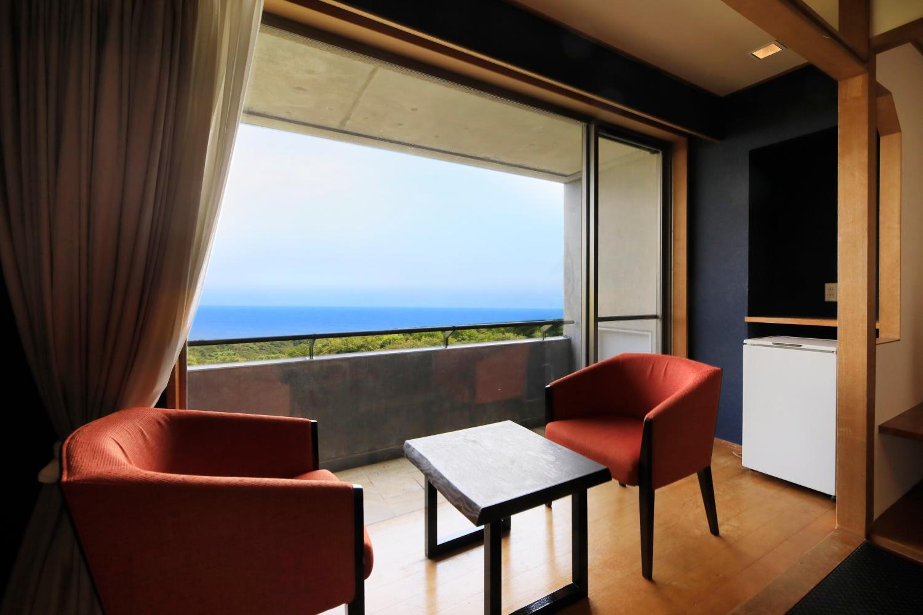 Japanese-Style Room with Shared Bathroom photo 3