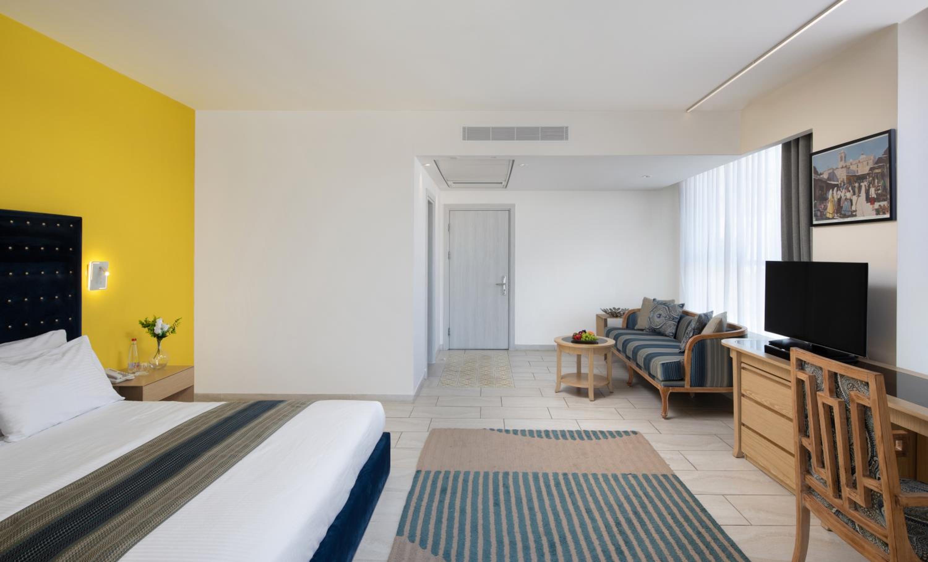 Suite - Photo 4