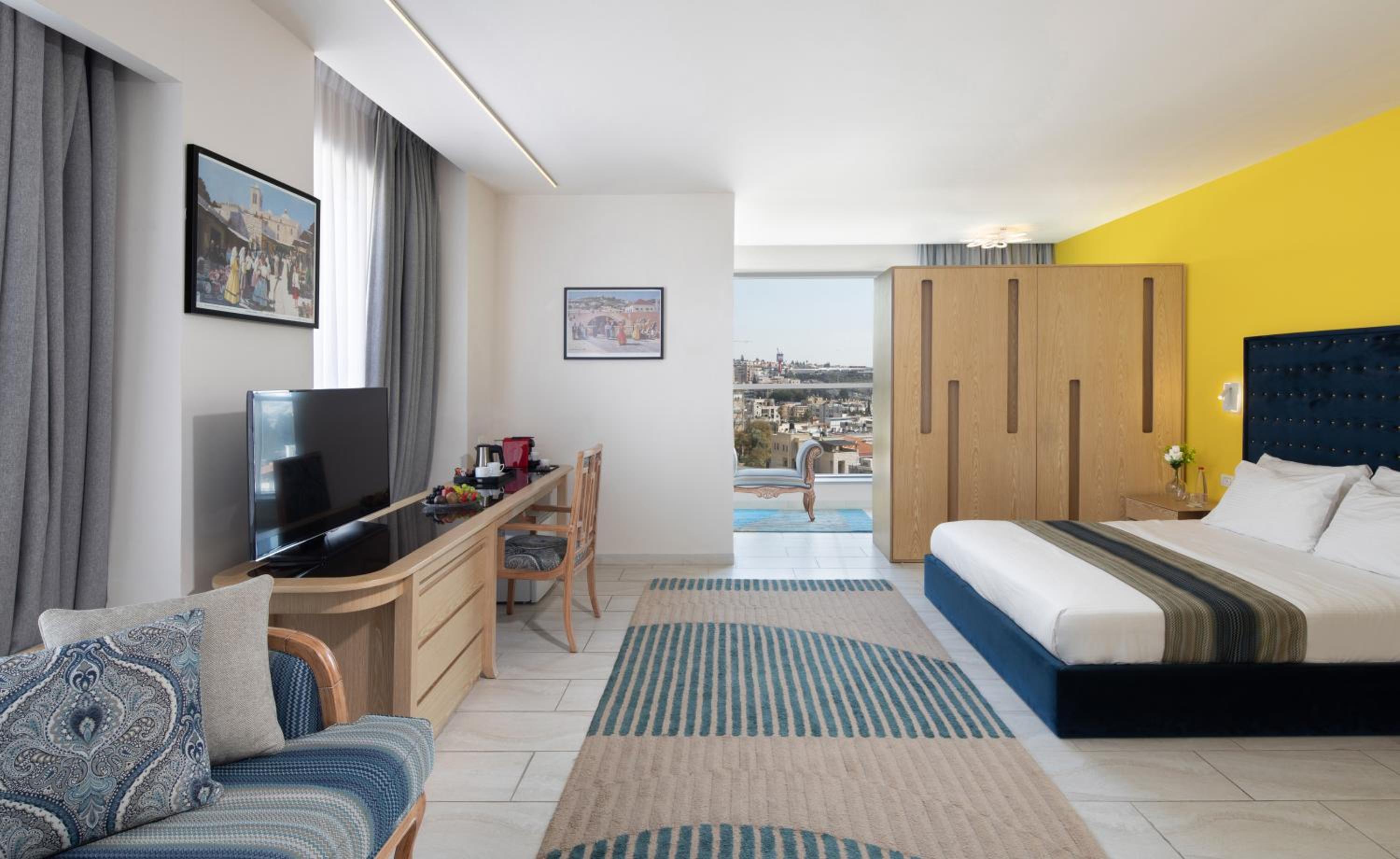 Suite - Photo 3