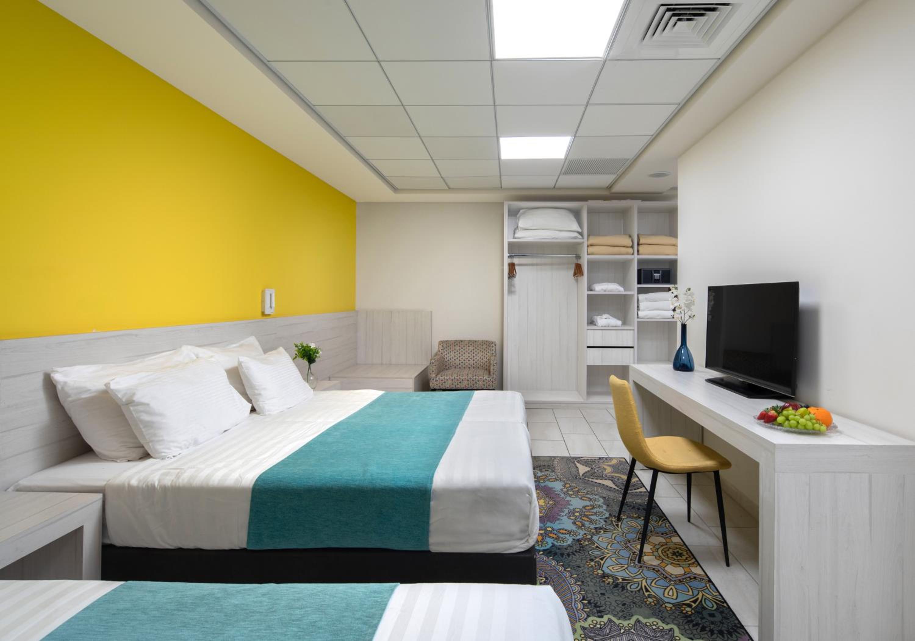 Large Double or Twin Room
