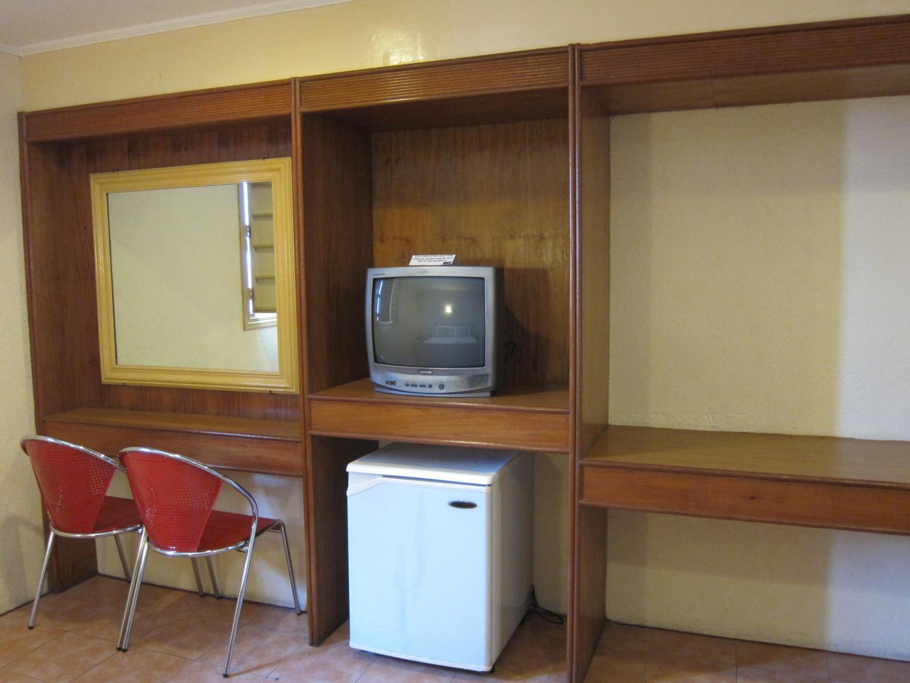 Family Room (3 Adults) - Photo 4