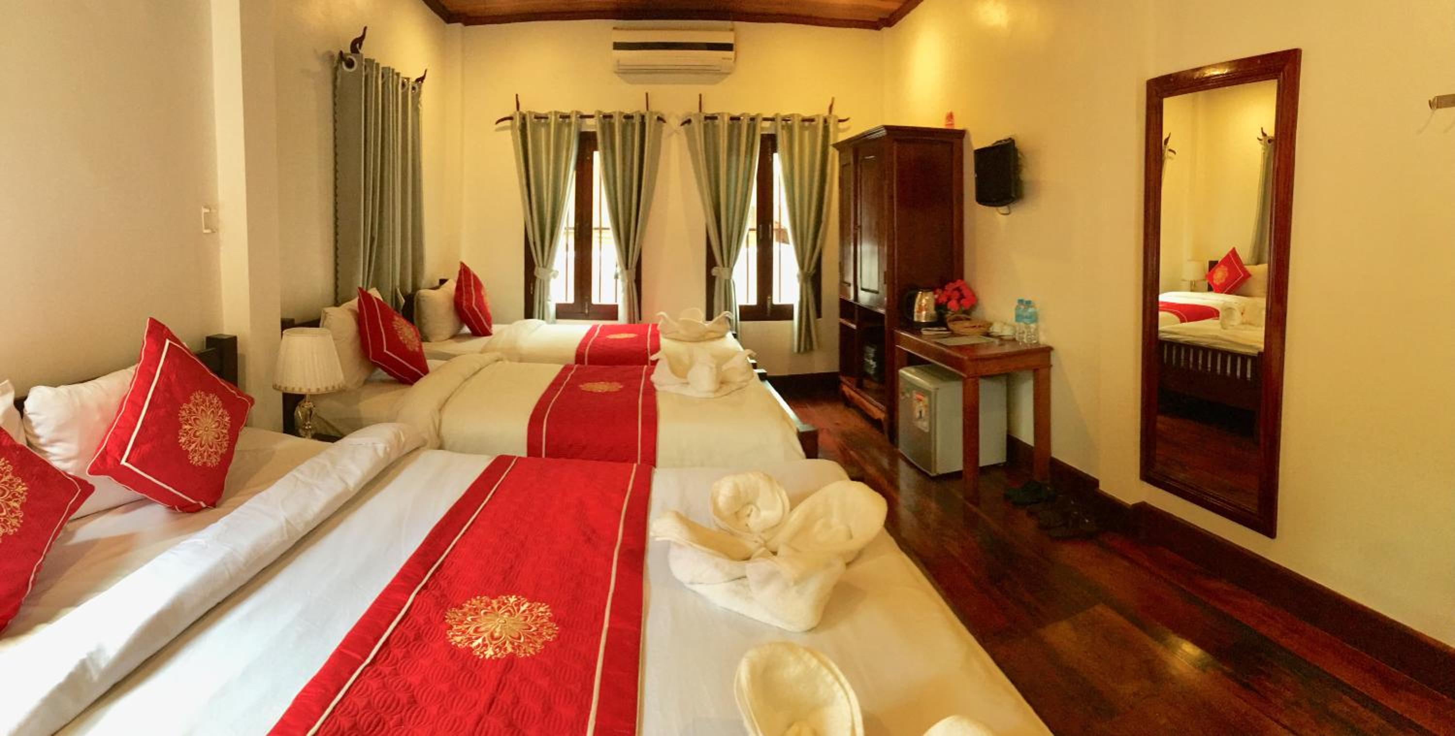 Deluxe Family Room - Photo 11