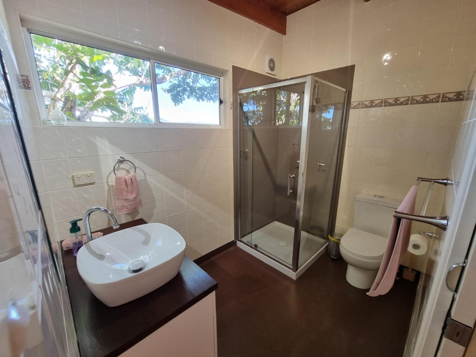 One-Bedroom - Suite A photo 3