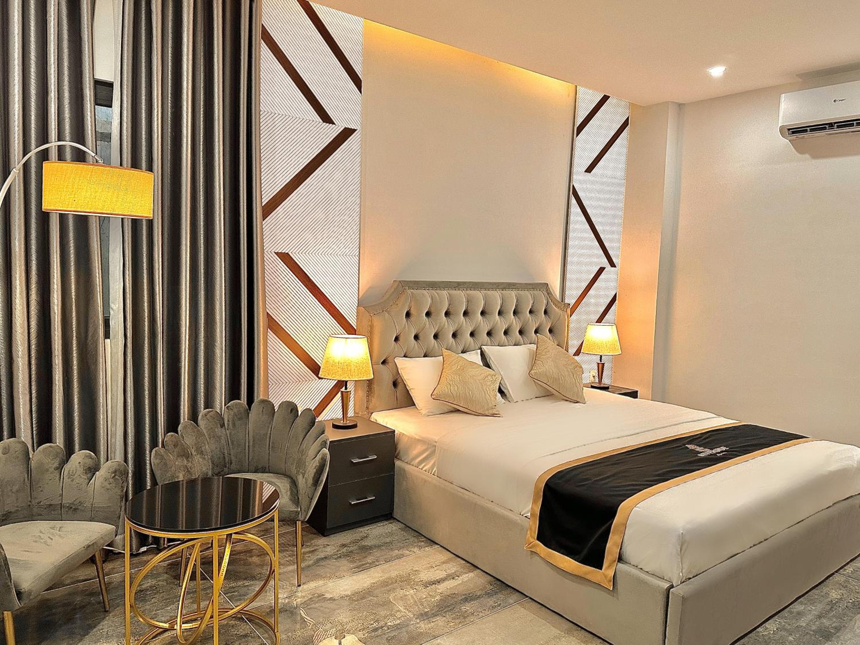 Superior King Room photo 2