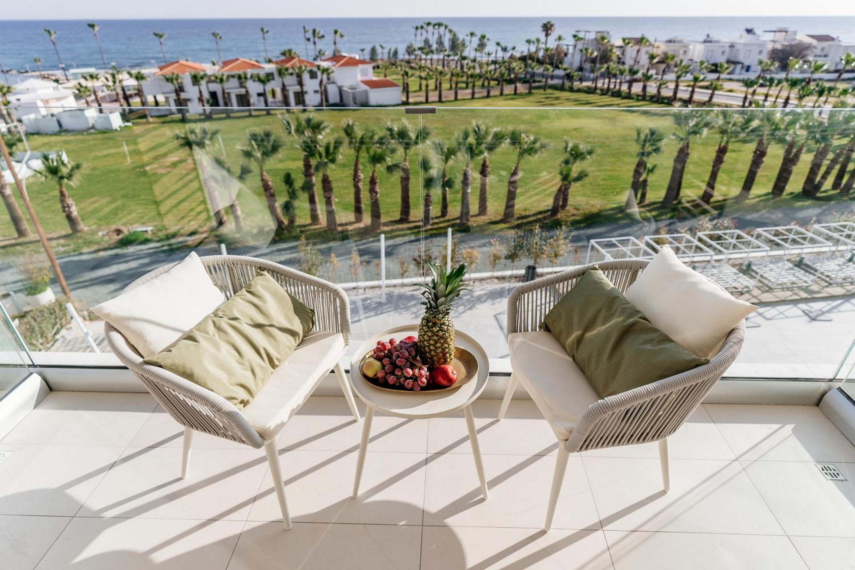 Superior Double or Twin Room with Sea View - Photo 17