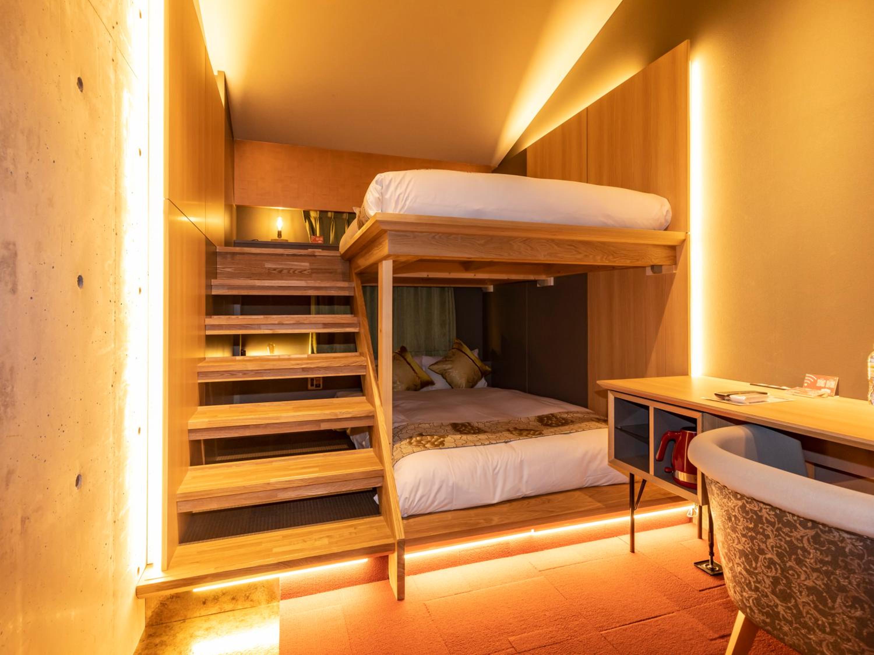 Deluxe Twin Room - Non-Smoking 306