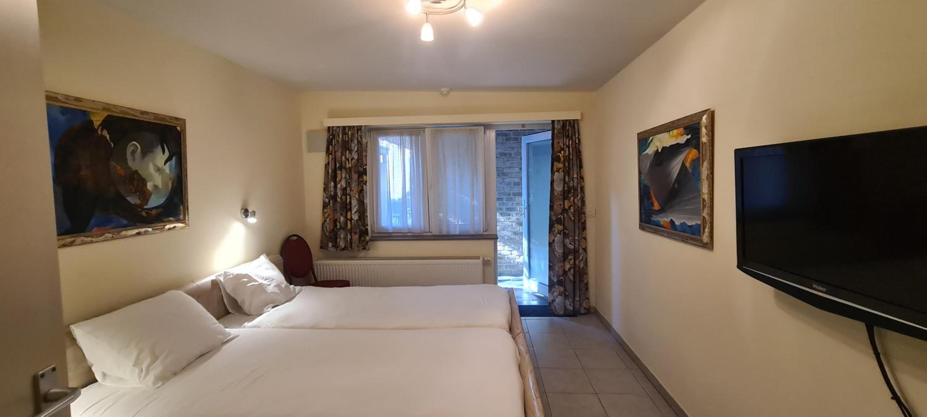 Double or Twin Room photo 2