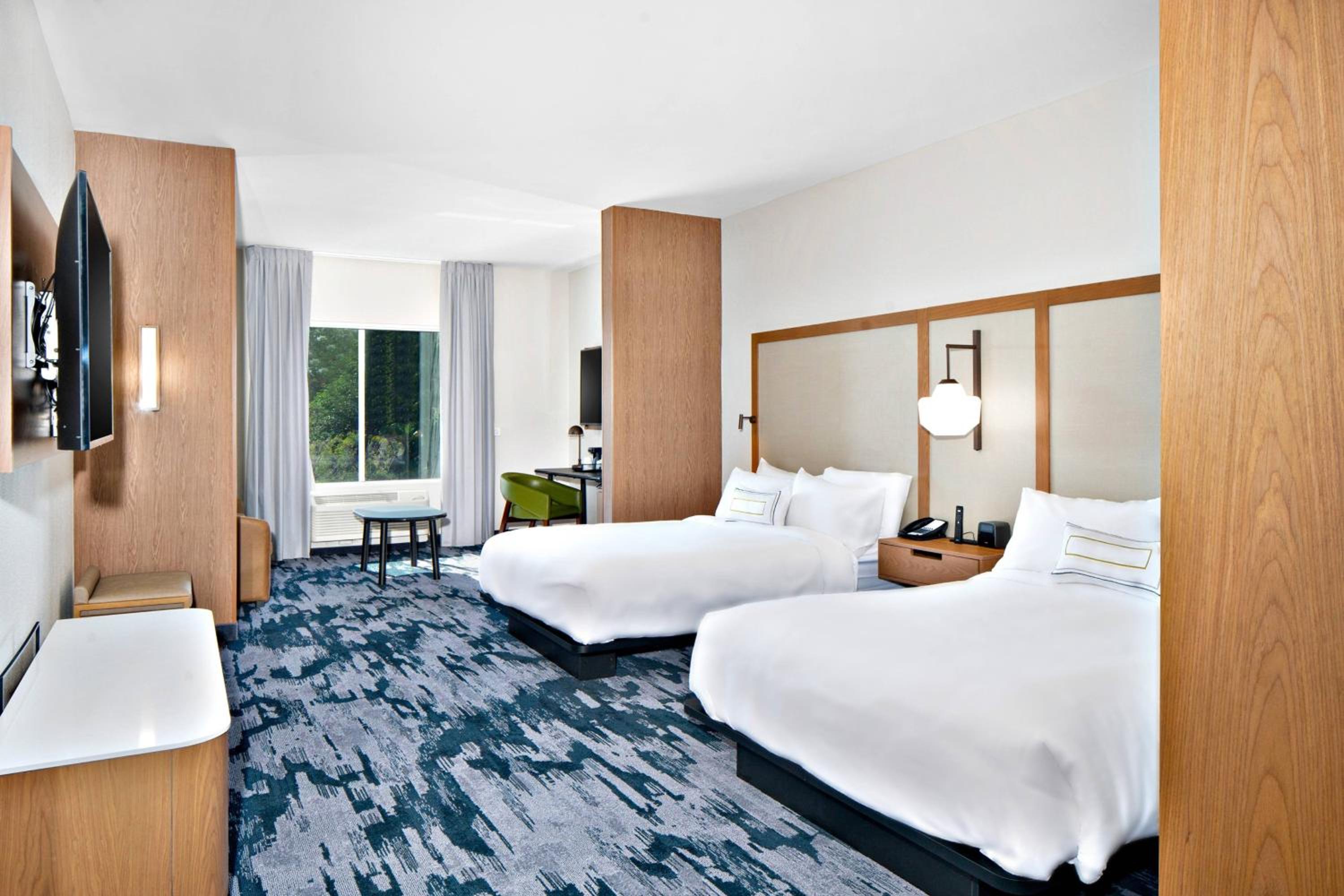 Queen Room with Two Queen Beds - Hearing Accessible - Photo 2