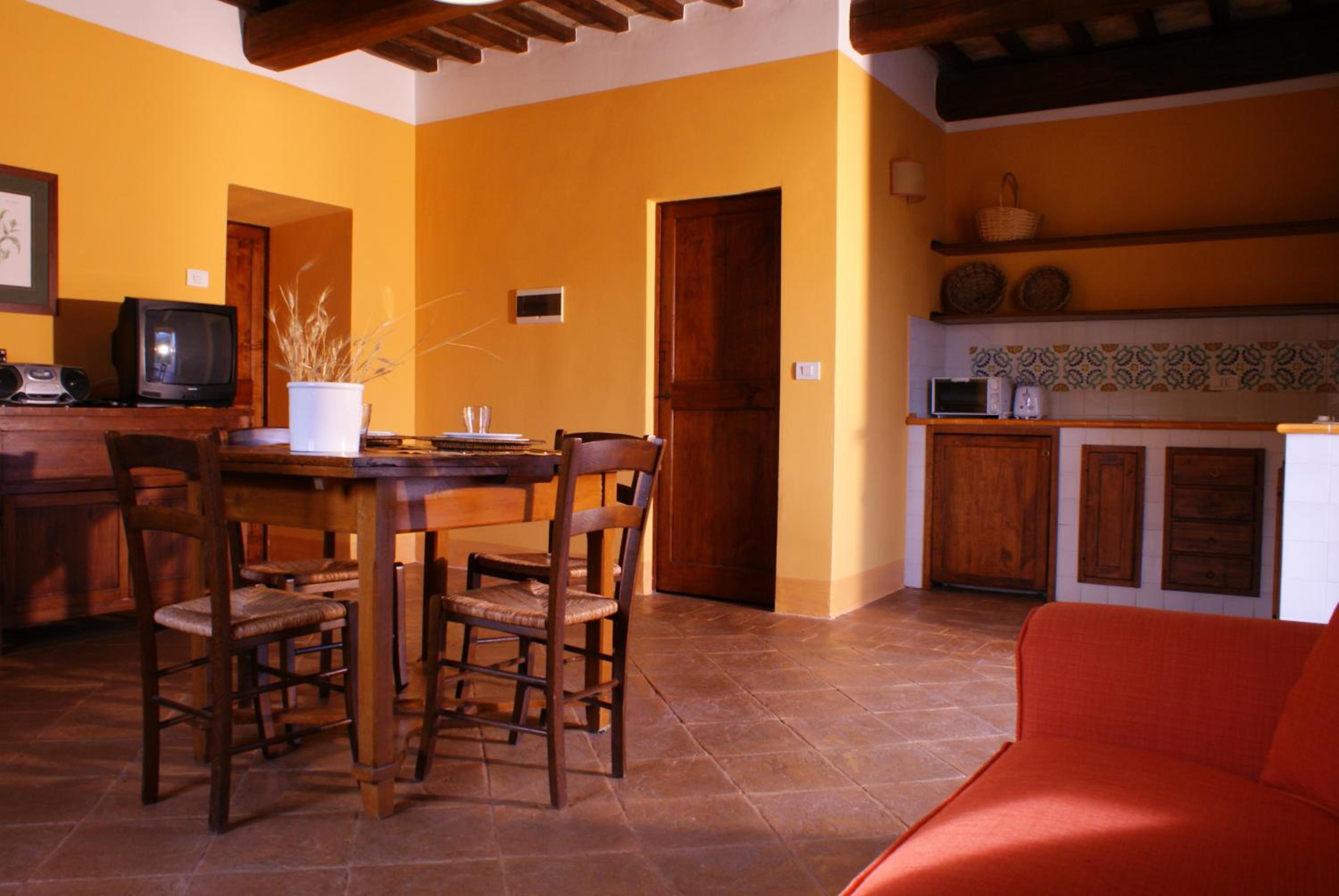 One-Bedroom Apartment - Photo 12
