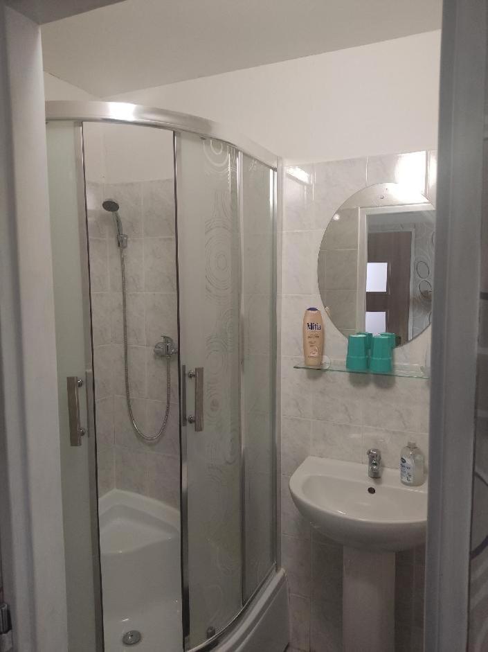 Twin Room with Bathroom photo 3