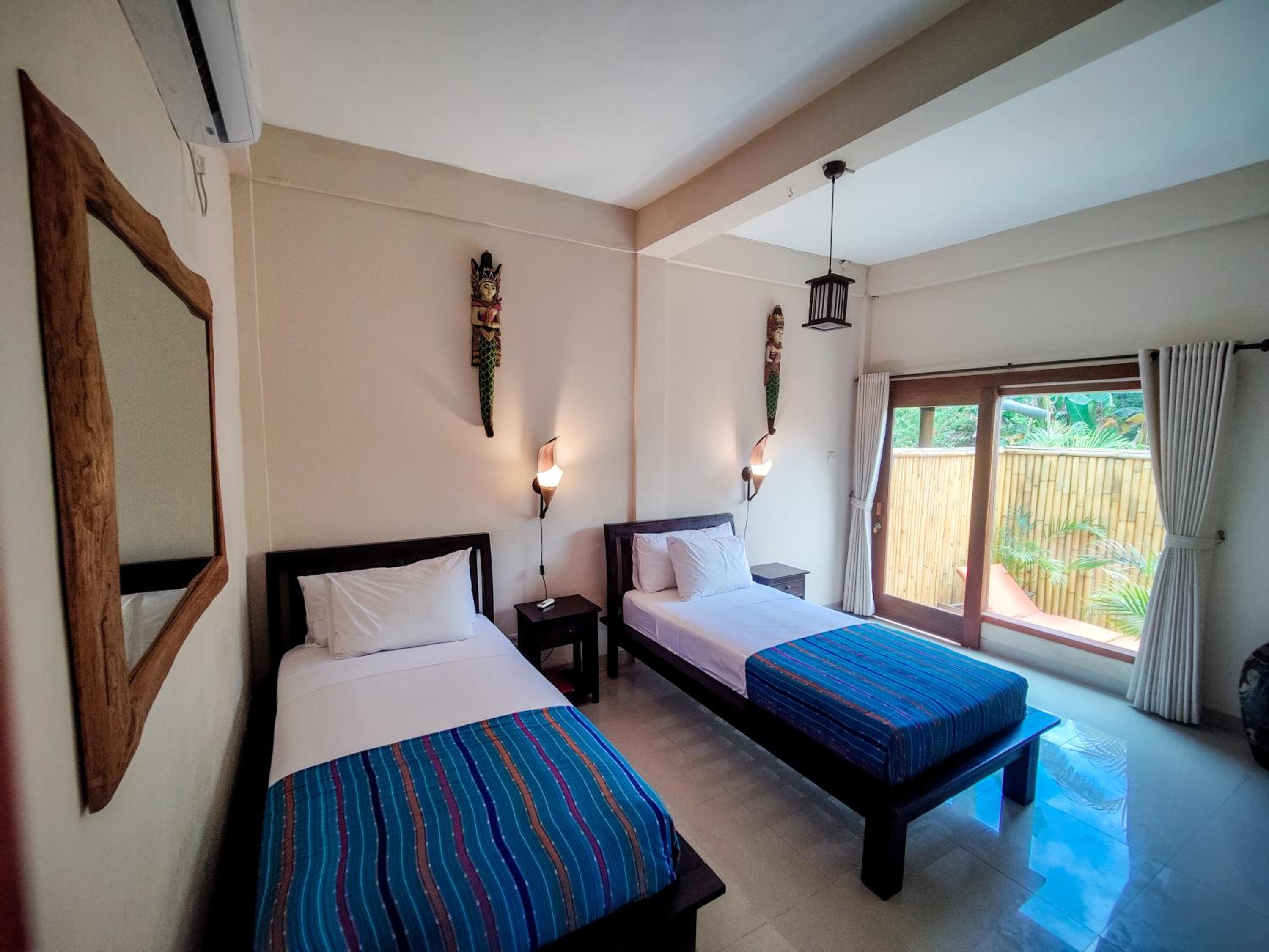 Family Room with Terrace photo 3