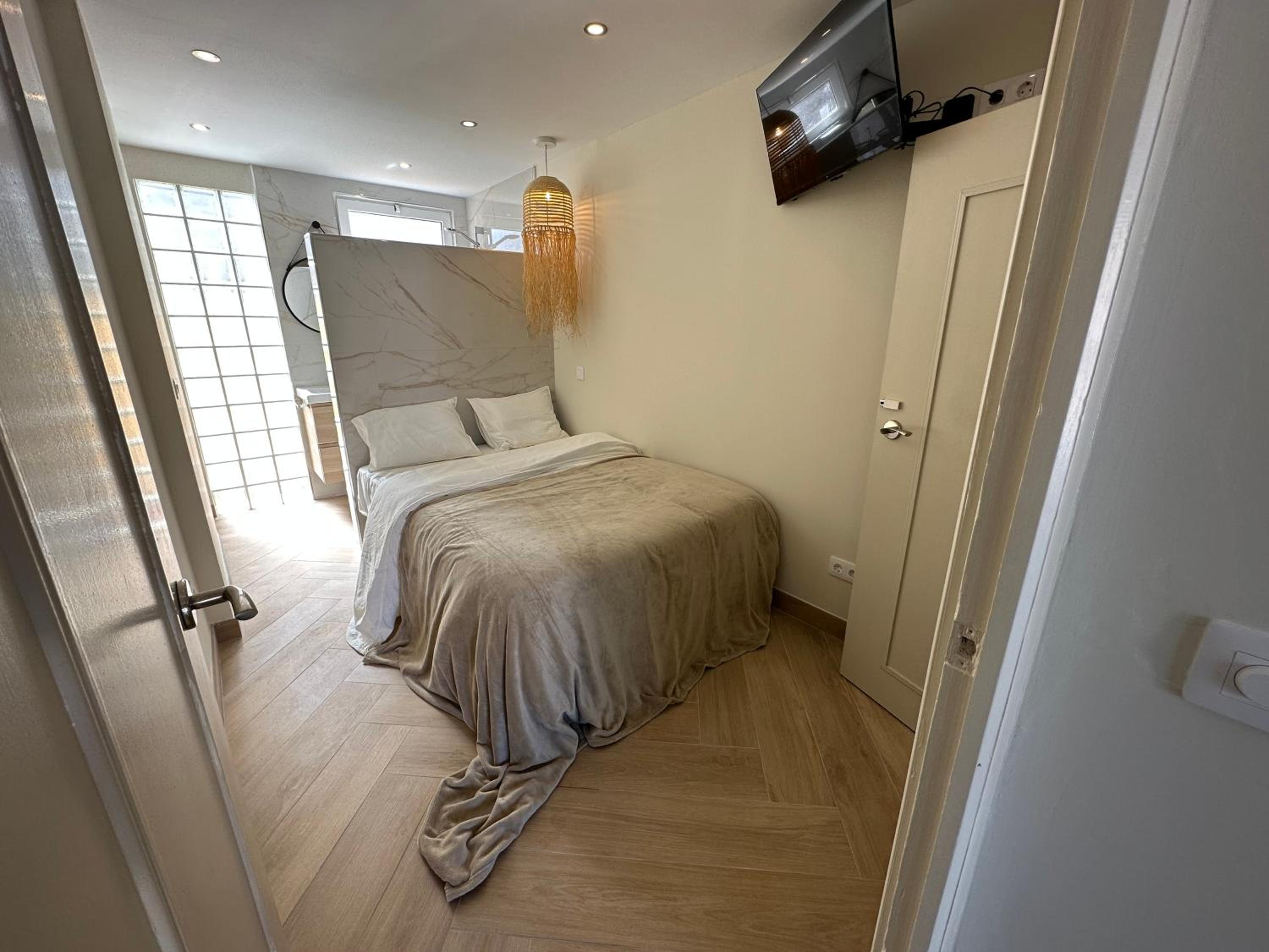 Three-Bedroom House photo 3