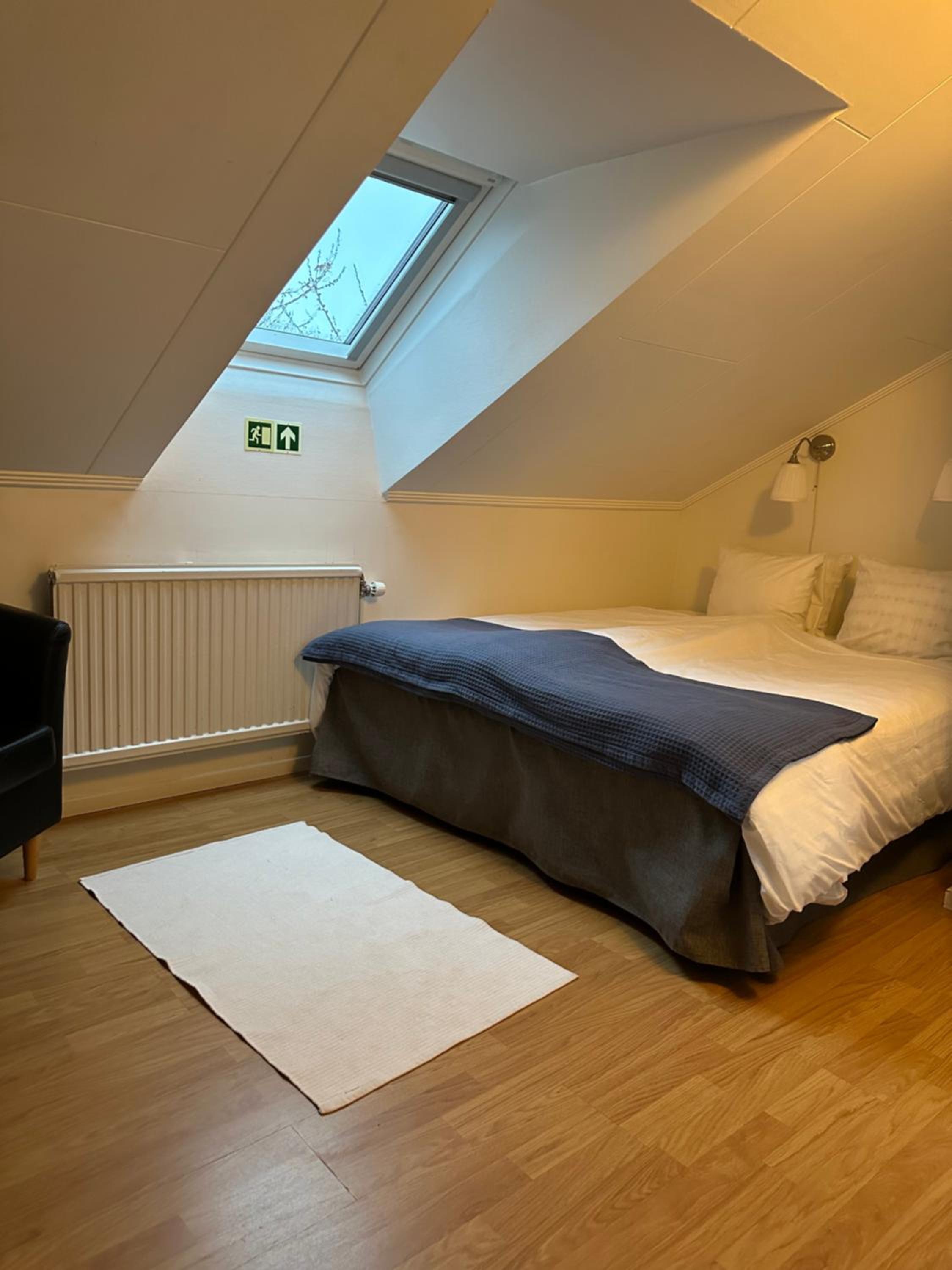 Small Double Room with Shared Bathroom photo 1