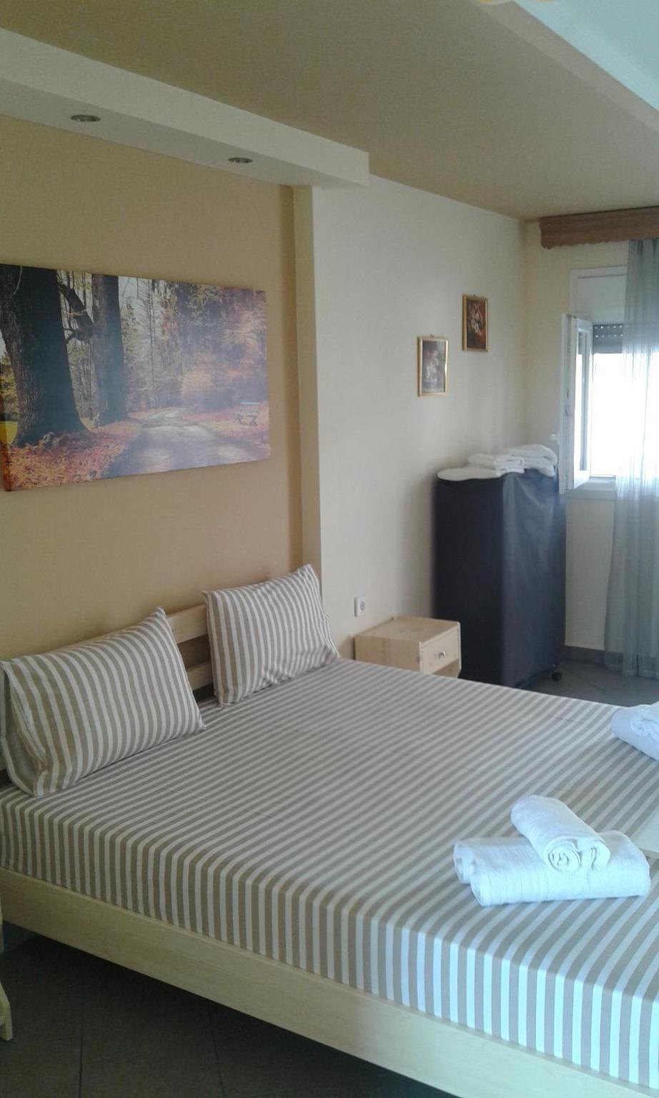 One-Bedroom House photo 1