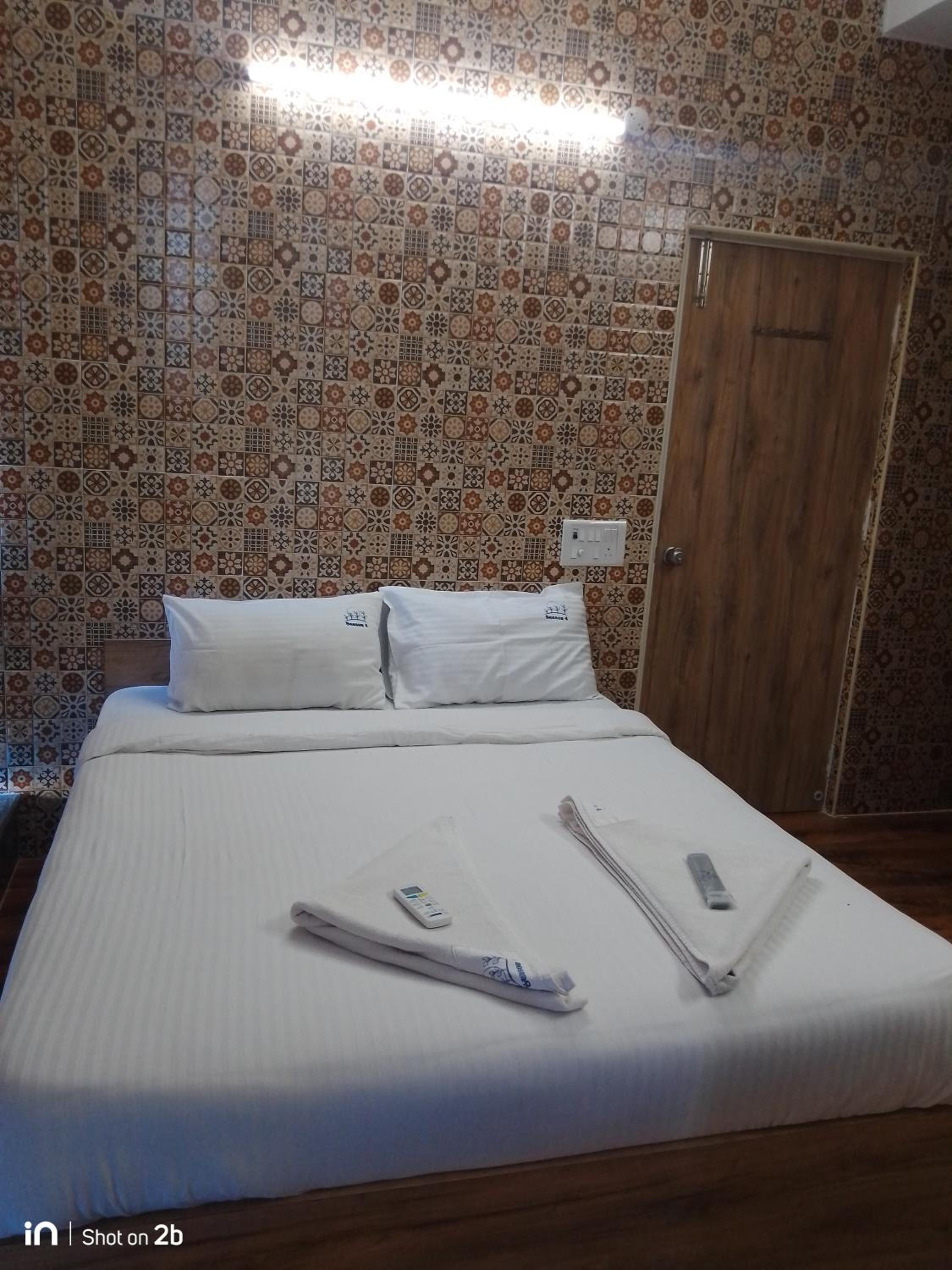 Two-Bedroom Apartment - Photo 26