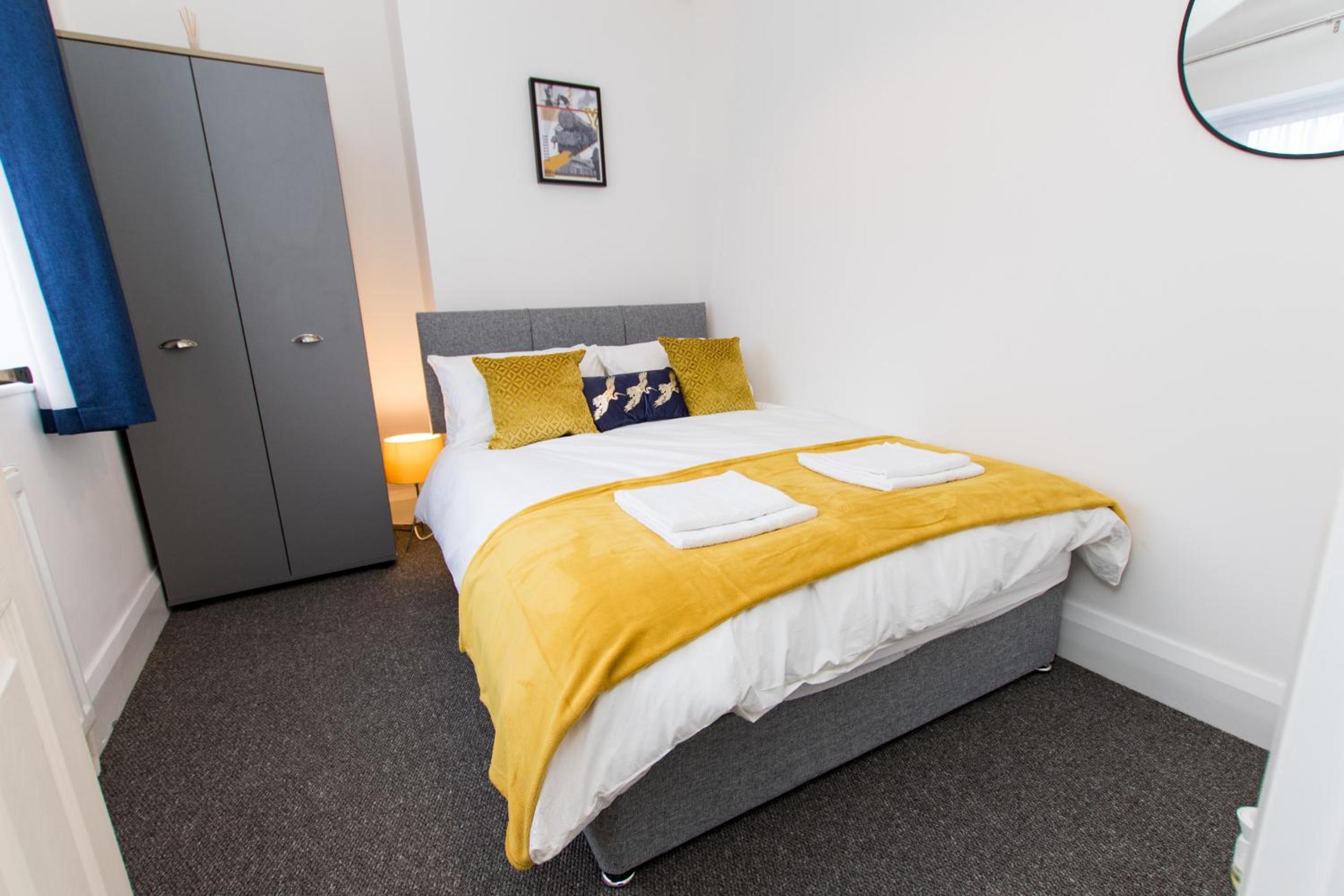 Three-Bedroom Apartment photo 1