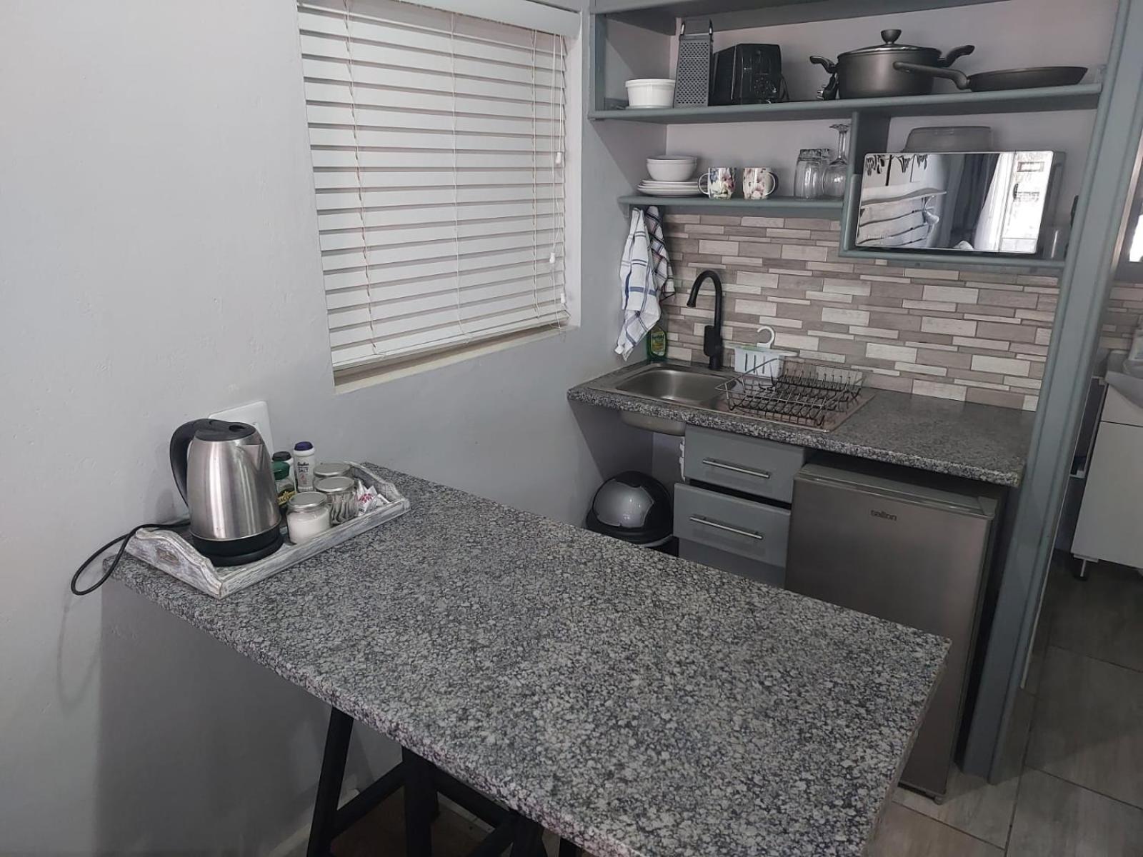 One-Bedroom Apartment - Photo 4