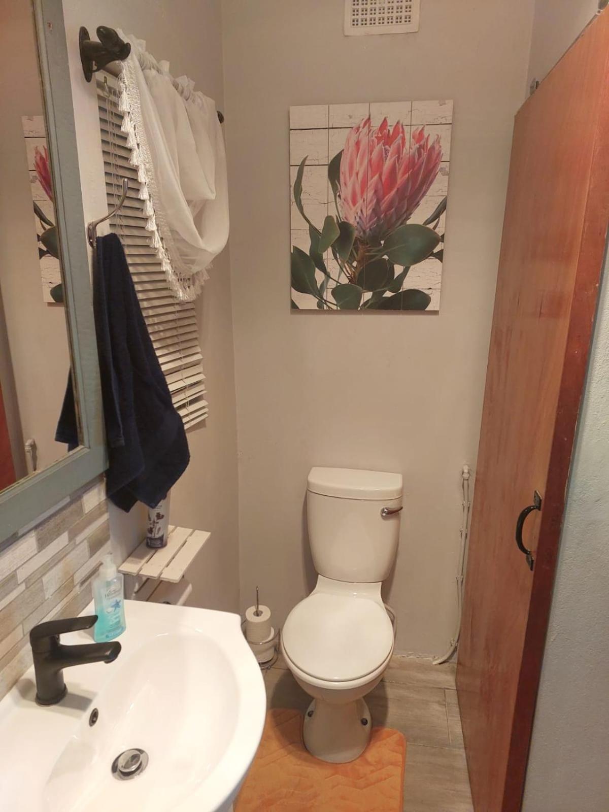 One-Bedroom Apartment - Photo 6