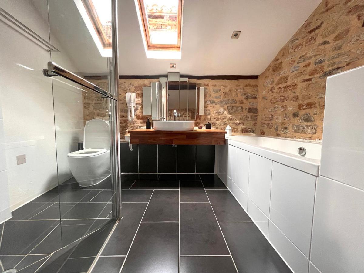 Deluxe Double Room with Bath photo 2