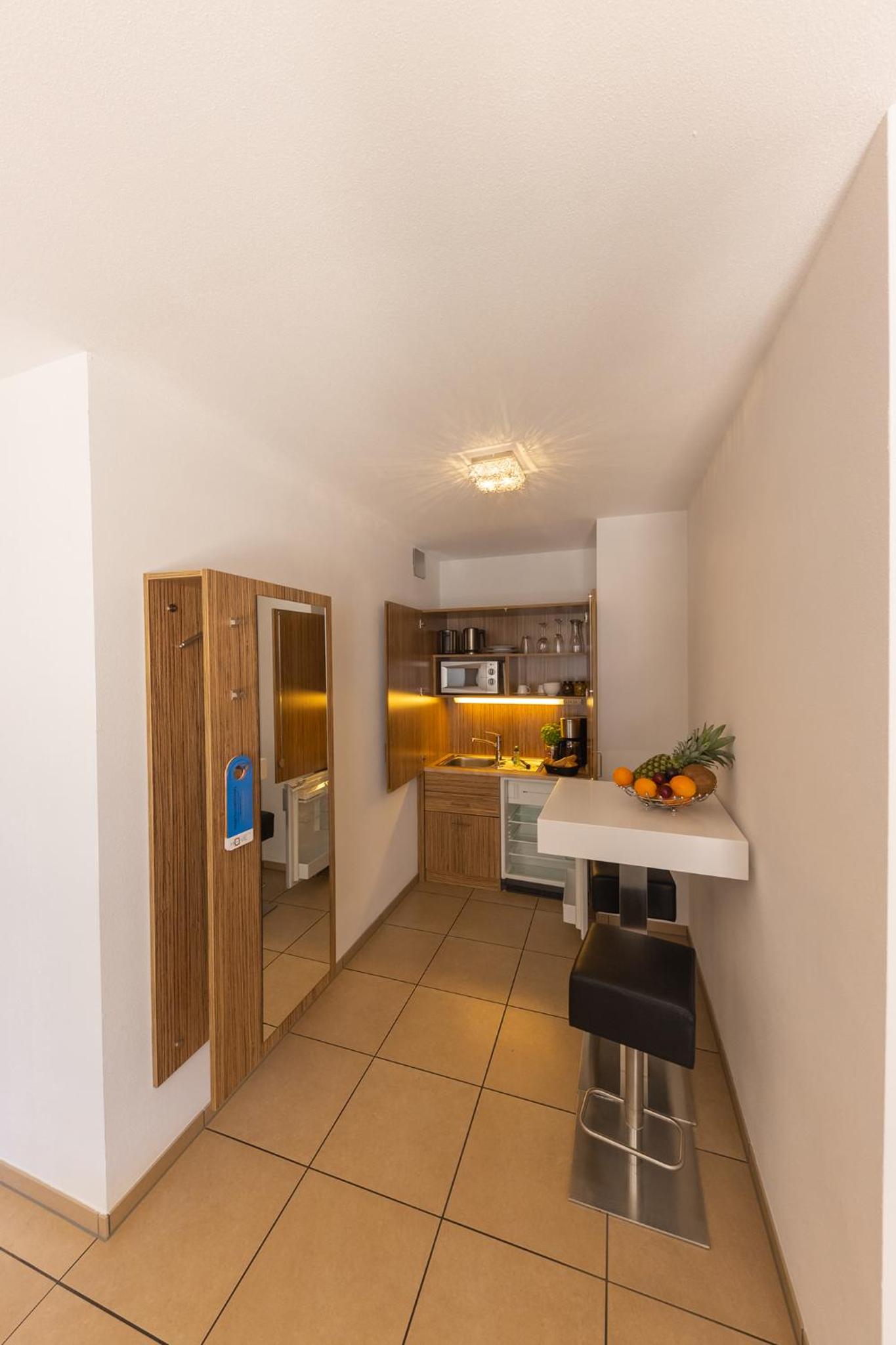 Deluxe Apartment A with a Kitchenette and balcony  photo 2
