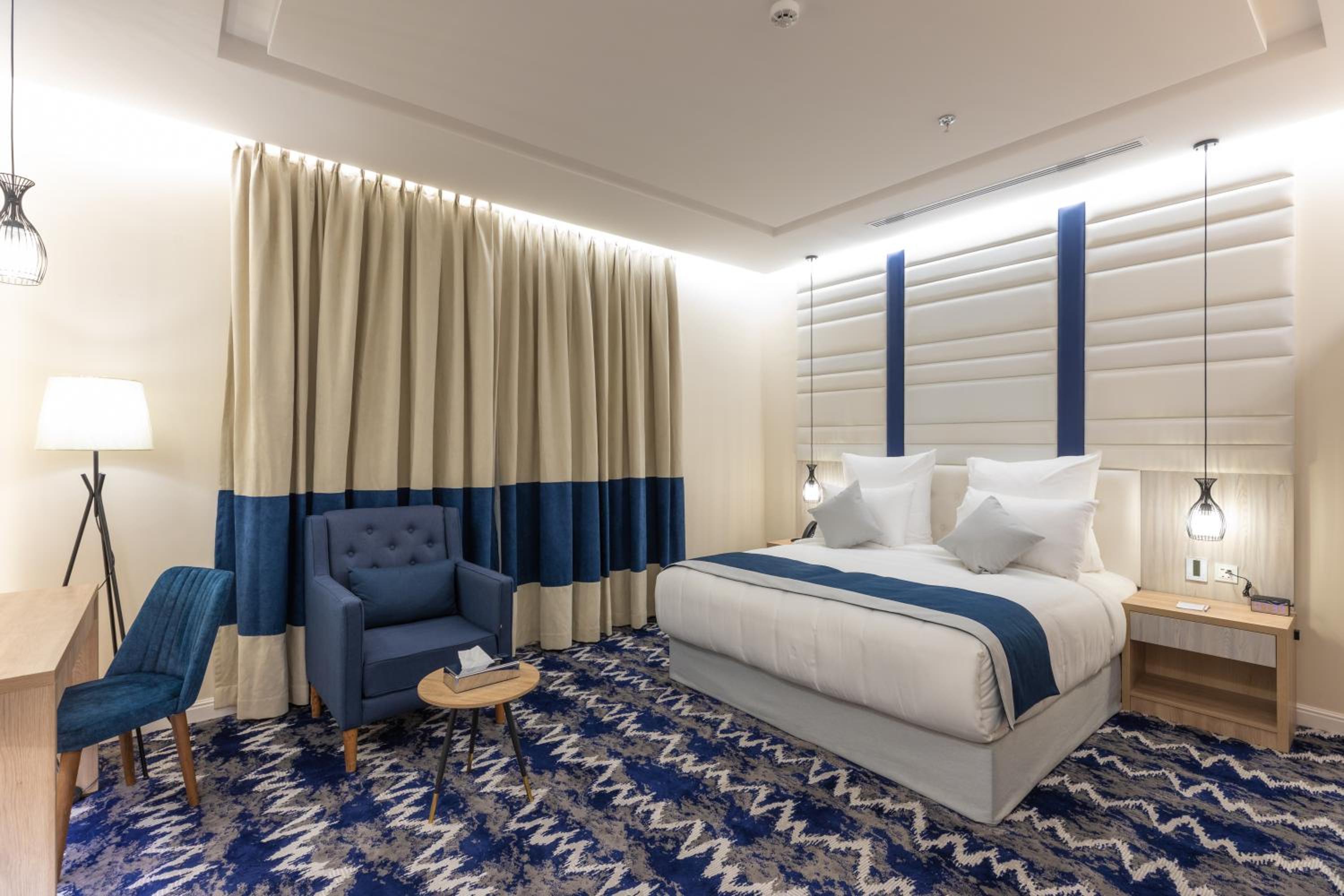 Superior King Room photo 1