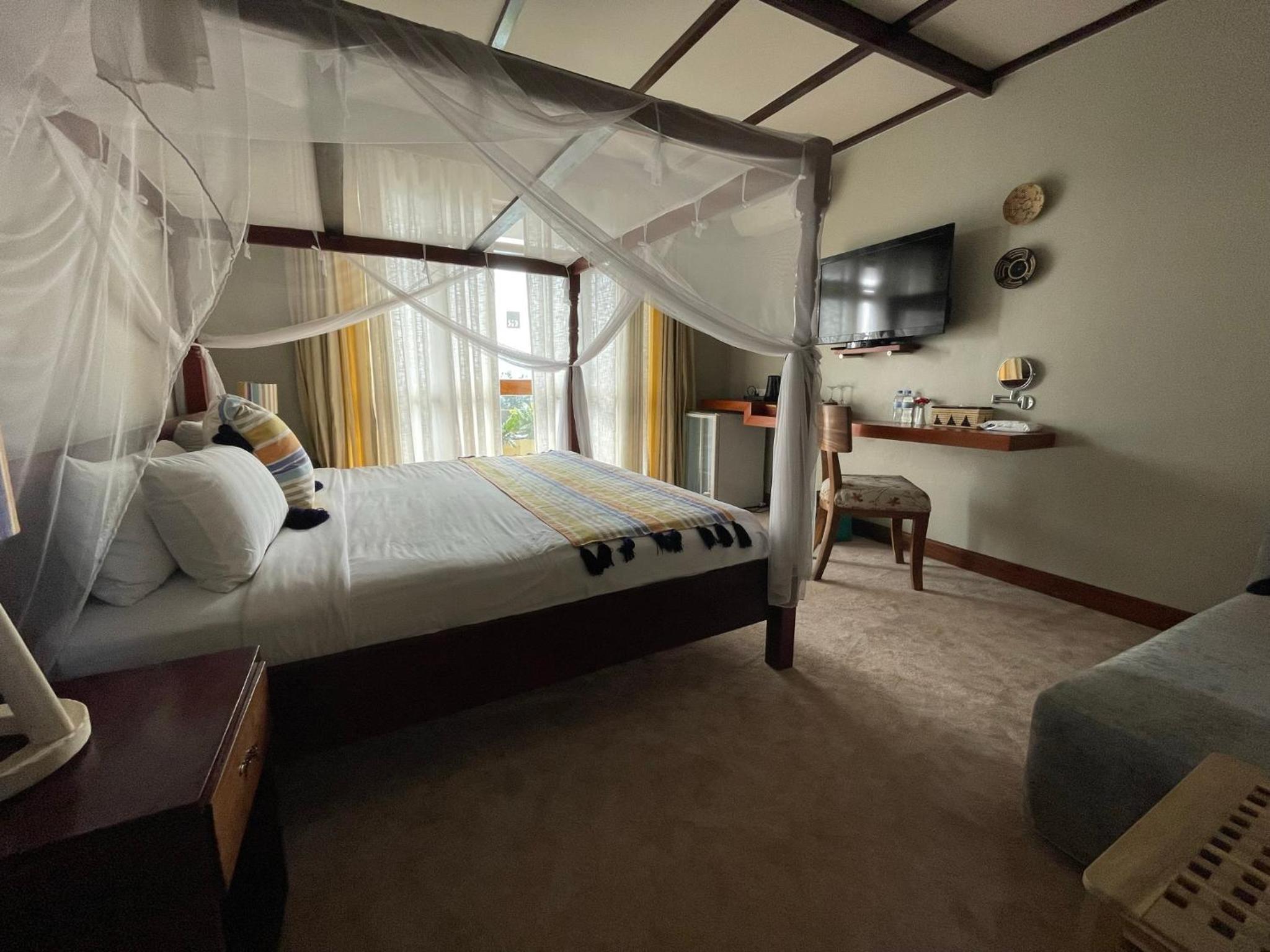 Standard King Room photo 1