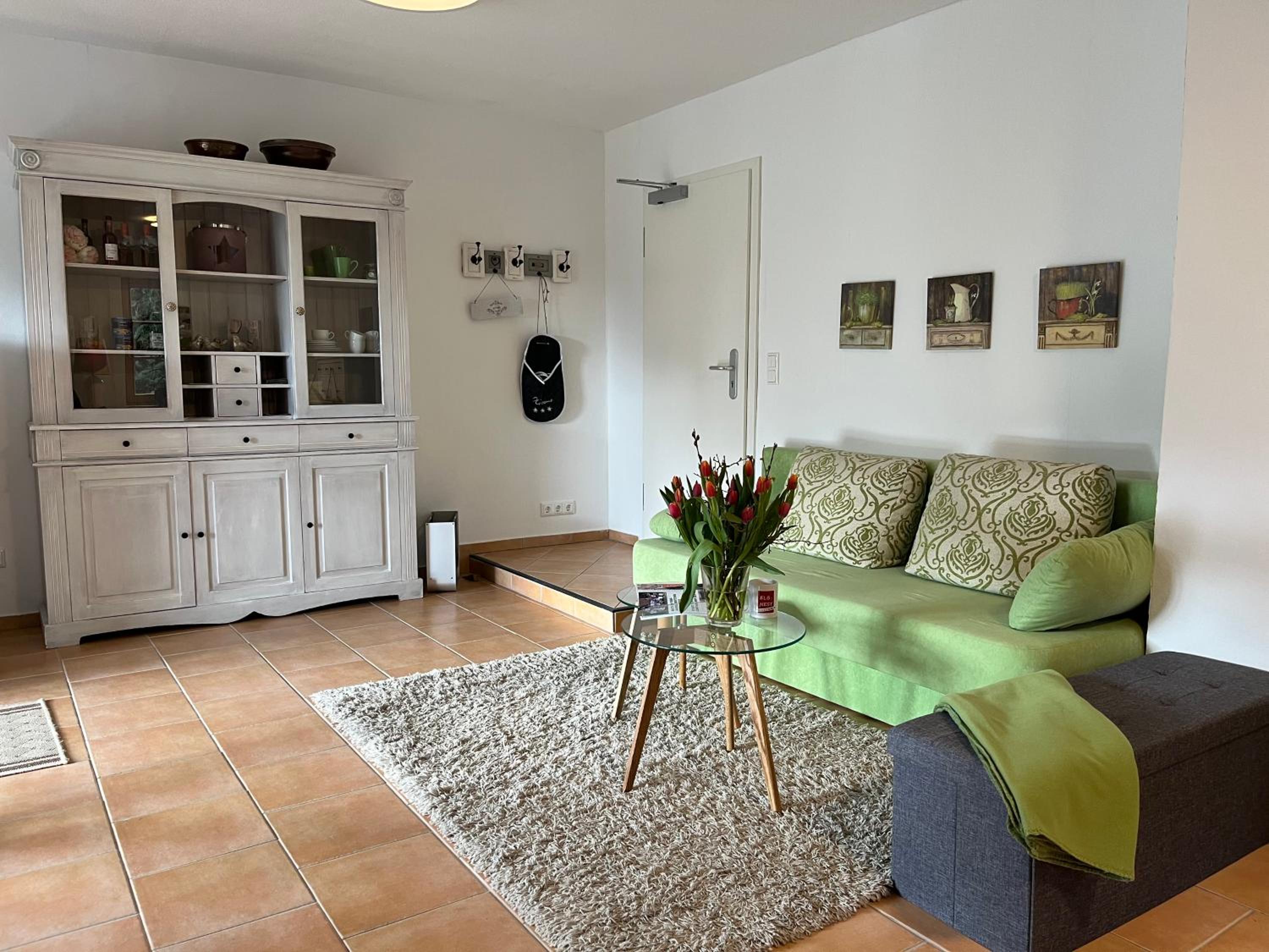 One-Bedroom Apartment - Photo 1