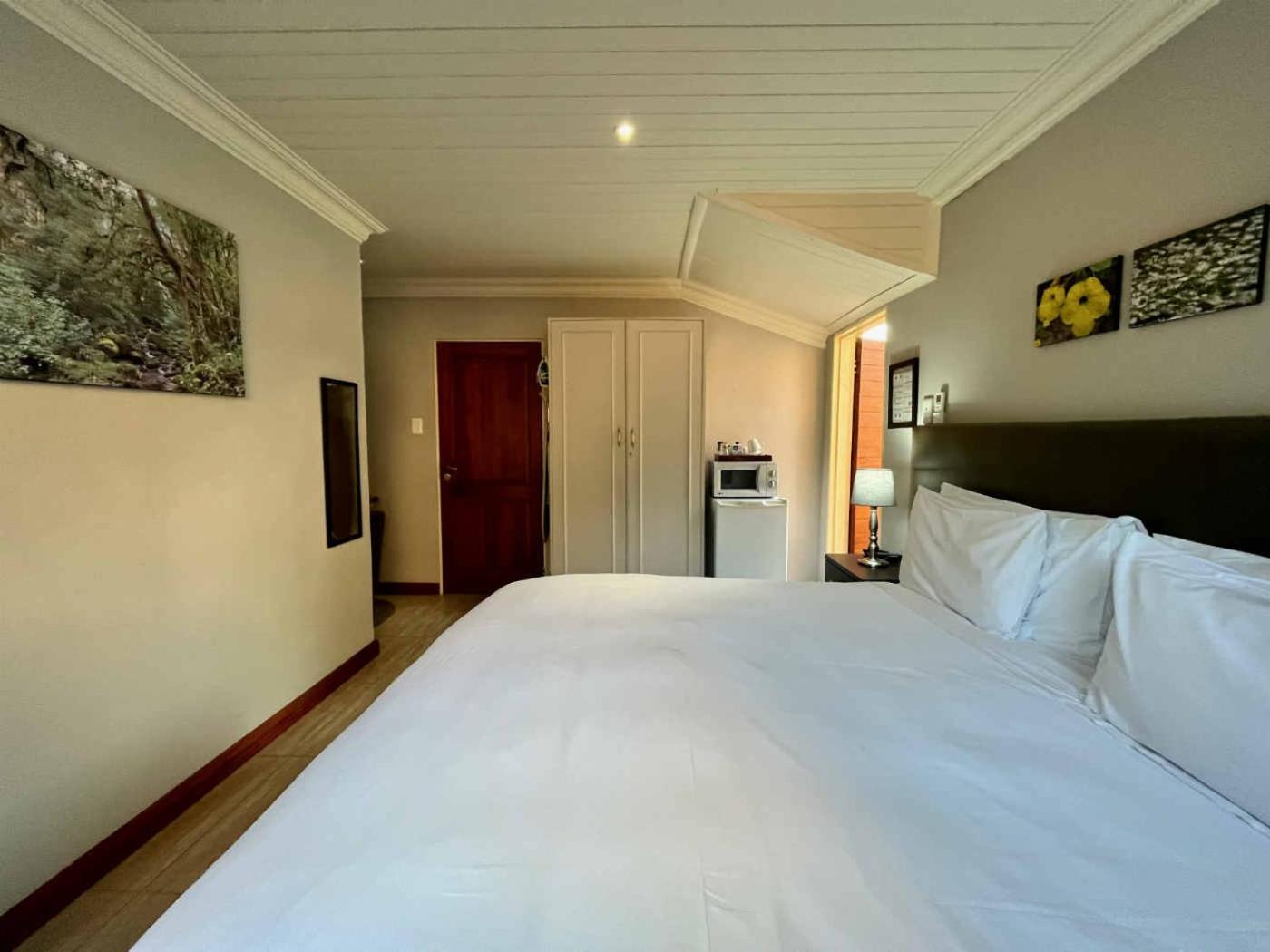 Standard Twin/Double Room photo 1